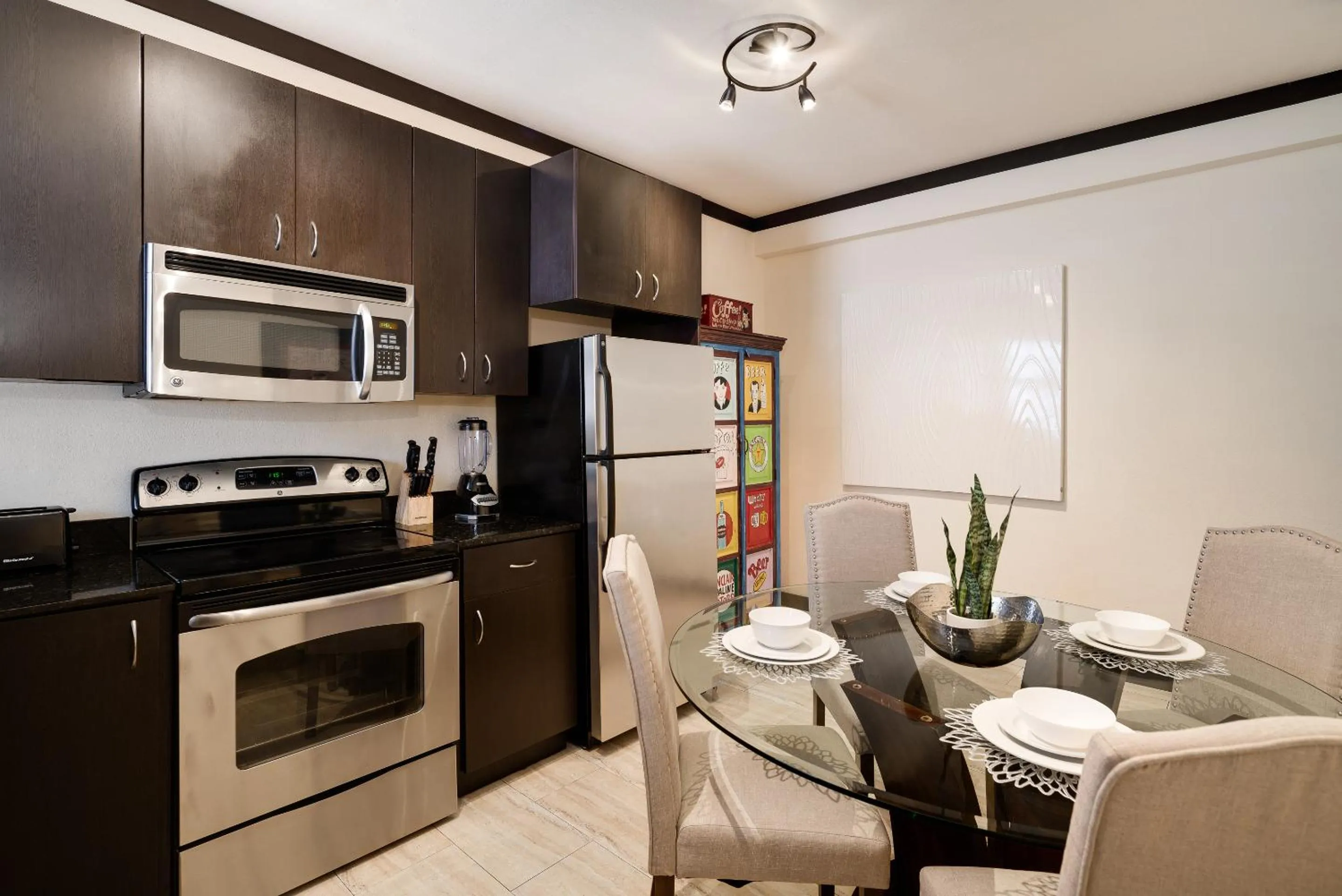 Kitchen or kitchenette in Tradewinds Apartment Hotel Miami Beach