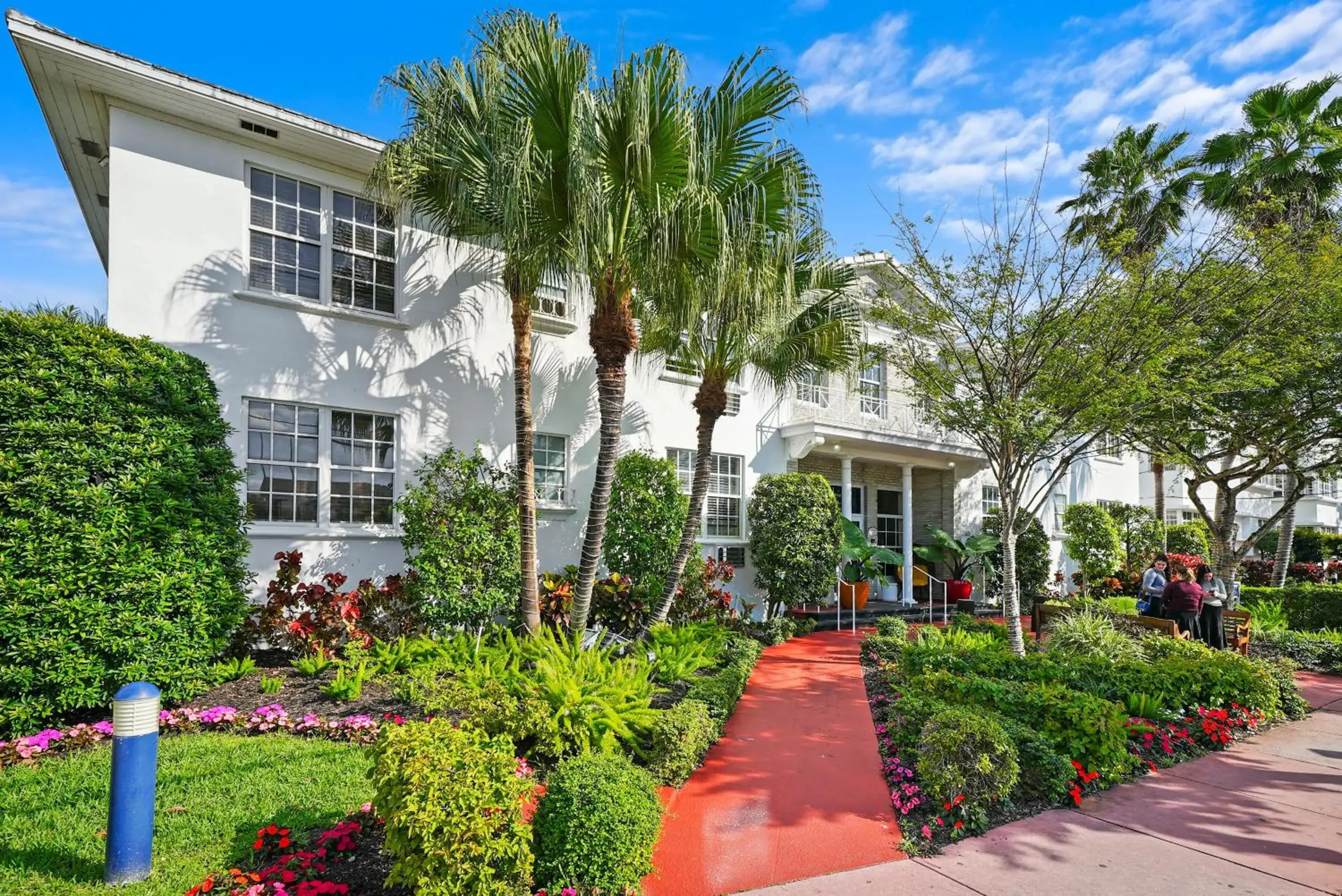 Property building in Tradewinds Apartment Hotel Miami Beach Property building in Tradewinds Apartment Hotel Miami Beach