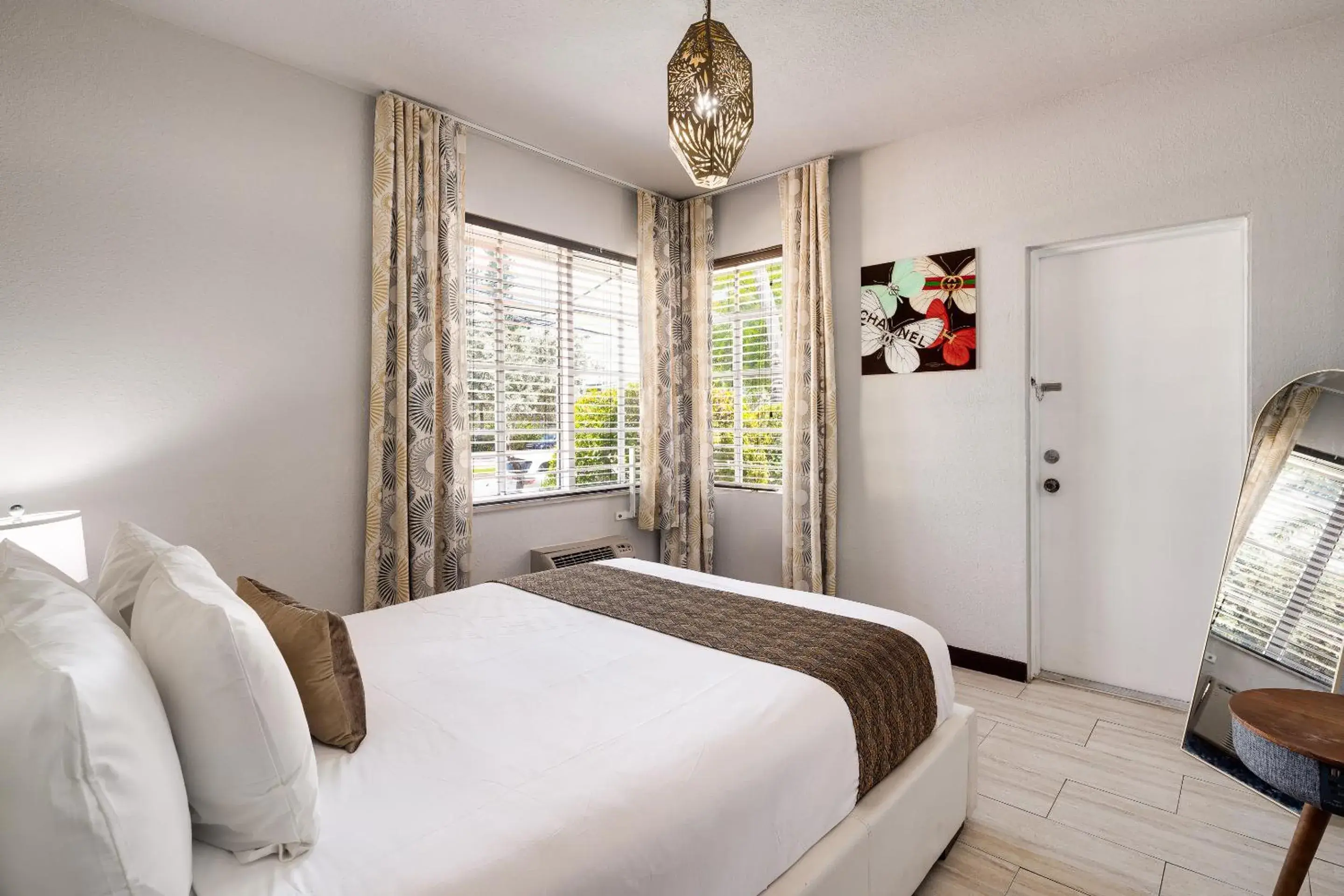 Bed in Tradewinds Apartment Hotel Miami Beach Bed in Tradewinds Apartment Hotel Miami Beach