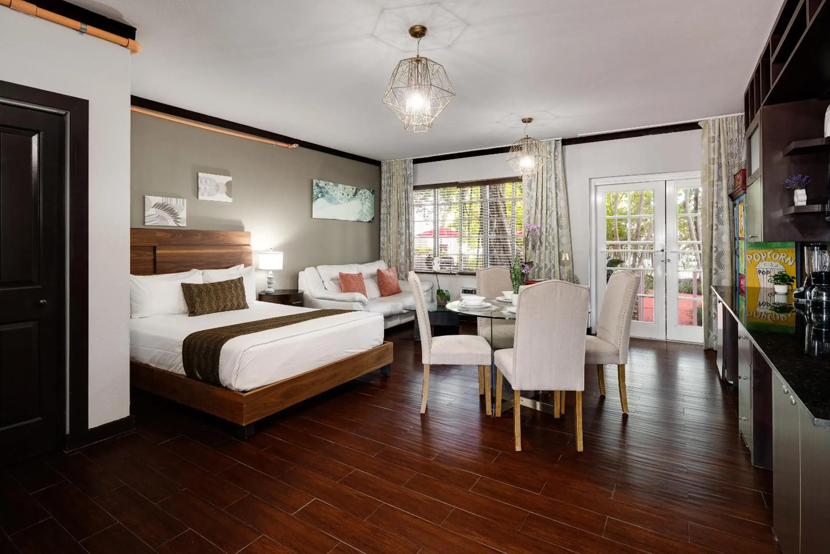 Accessible Studio Queen in Tradewinds Apartment Hotel Miami Beach Accessible Studio Queen in Tradewinds Apartment Hotel Miami Beach