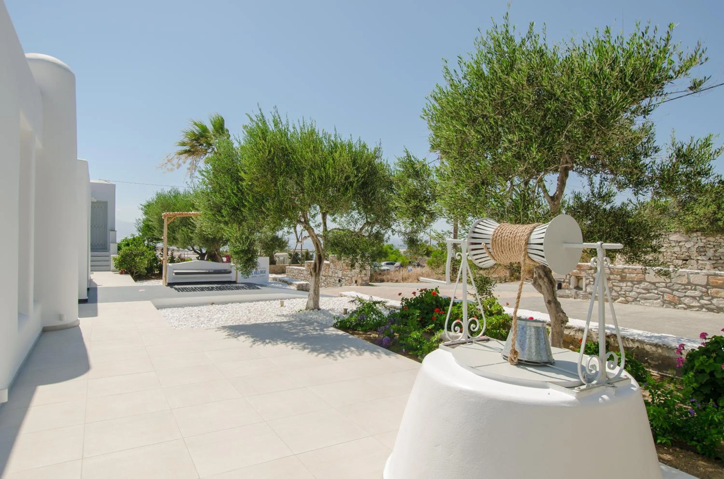 Property building in Lianos Village