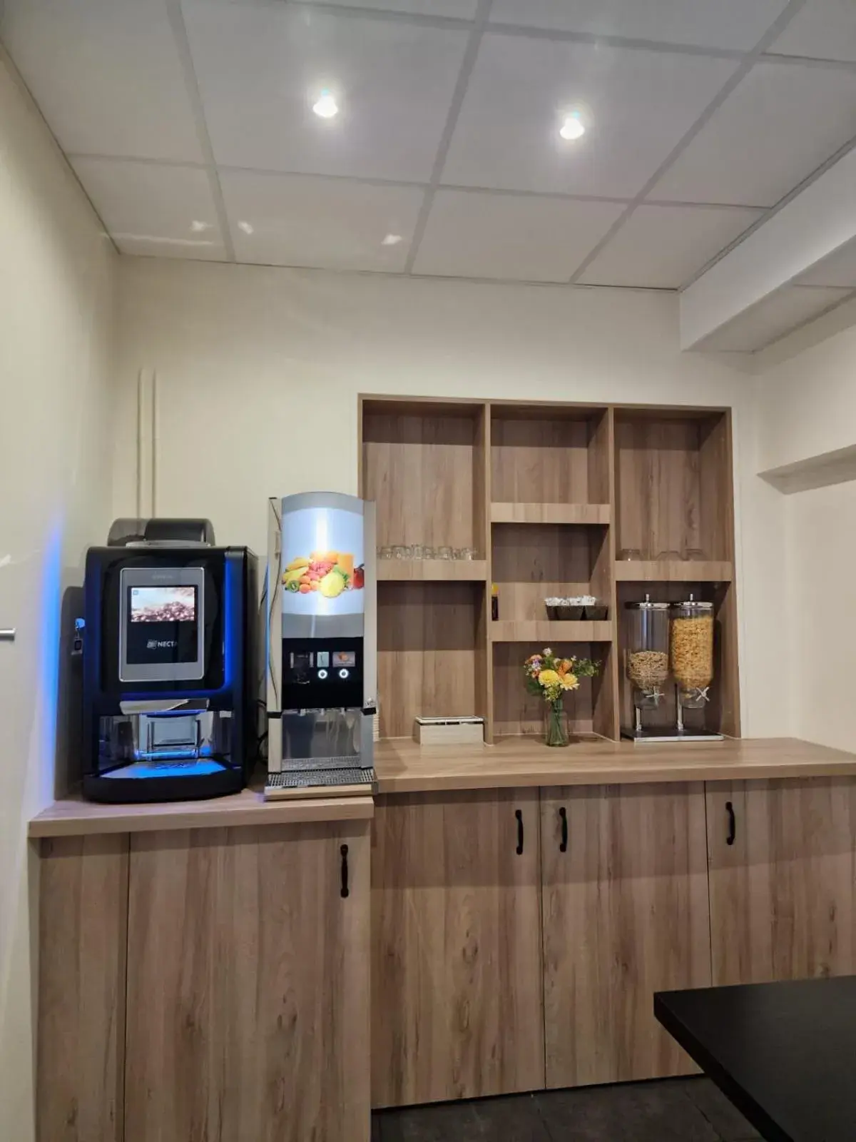 Food and drinks in Hôtel D'Anjou Food and drinks in Hôtel D'Anjou