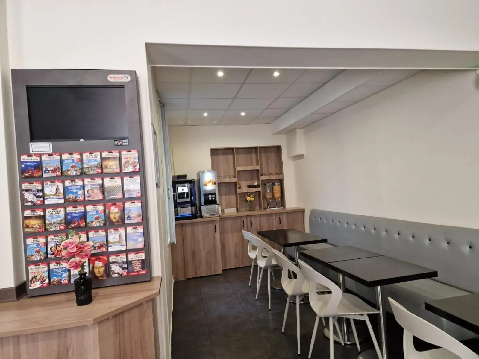 Lobby or reception in Hôtel D'Anjou Lobby or reception in Hôtel D'Anjou