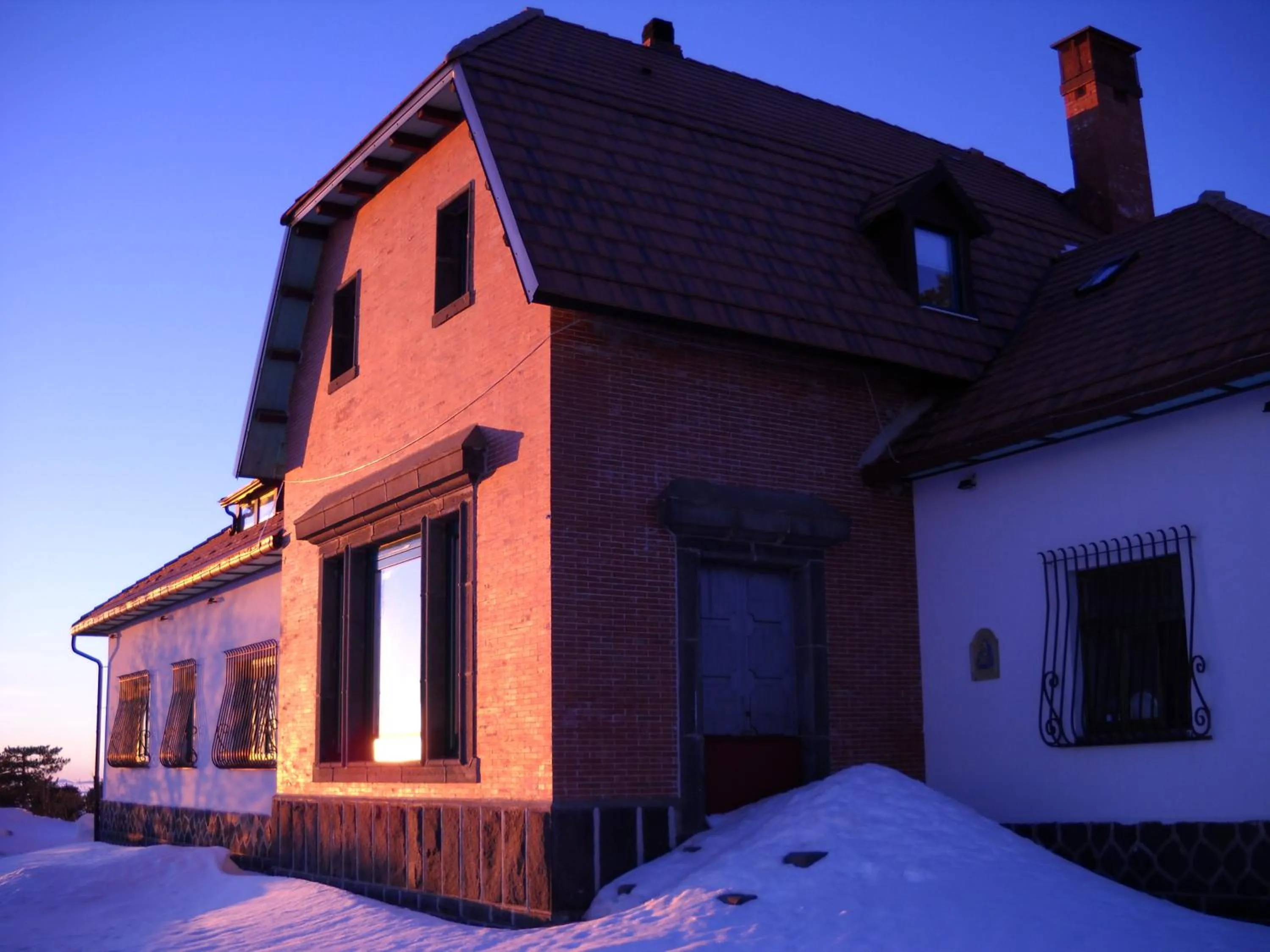 Property building in Hotel Villa Dorata