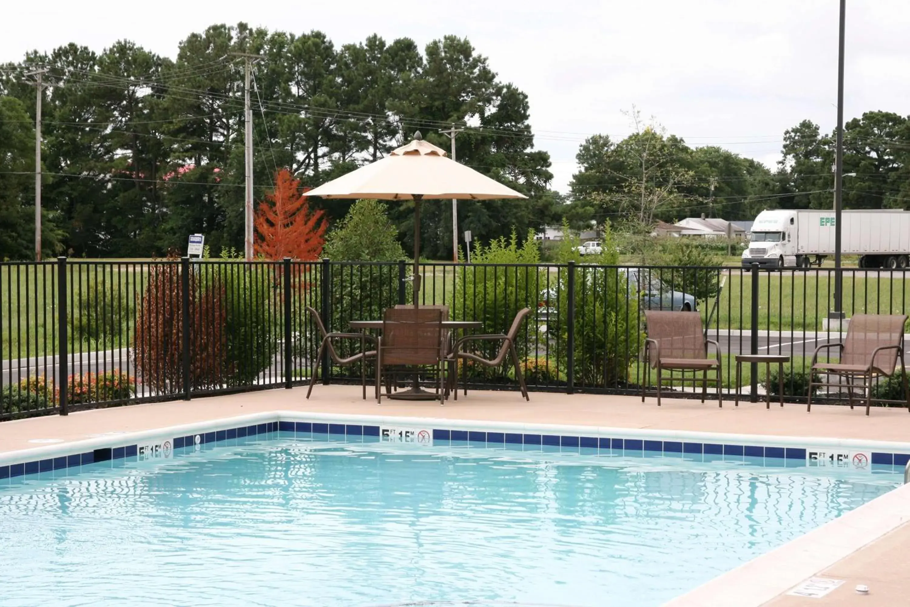 Pool view in Hampton Inn & Suites Exmore - Eastern Shore Pool view in Hampton Inn & Suites Exmore - Eastern Shore