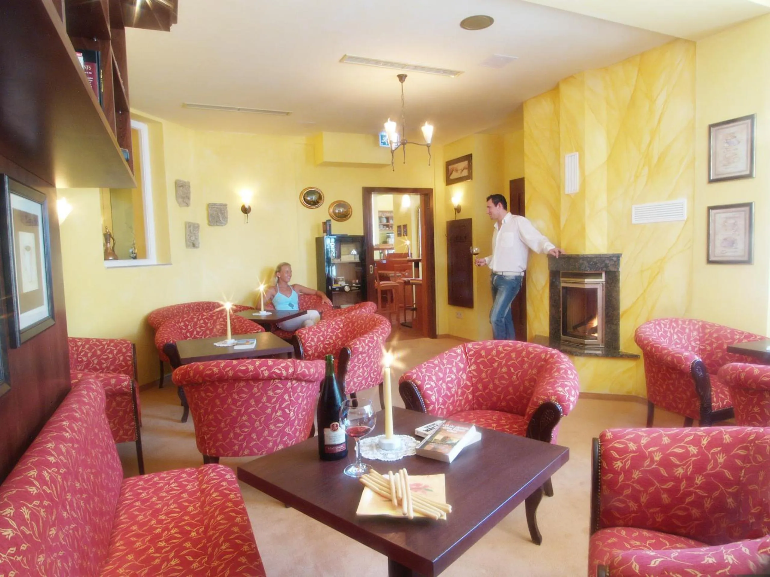 Restaurant/places to eat in Hotel Germania