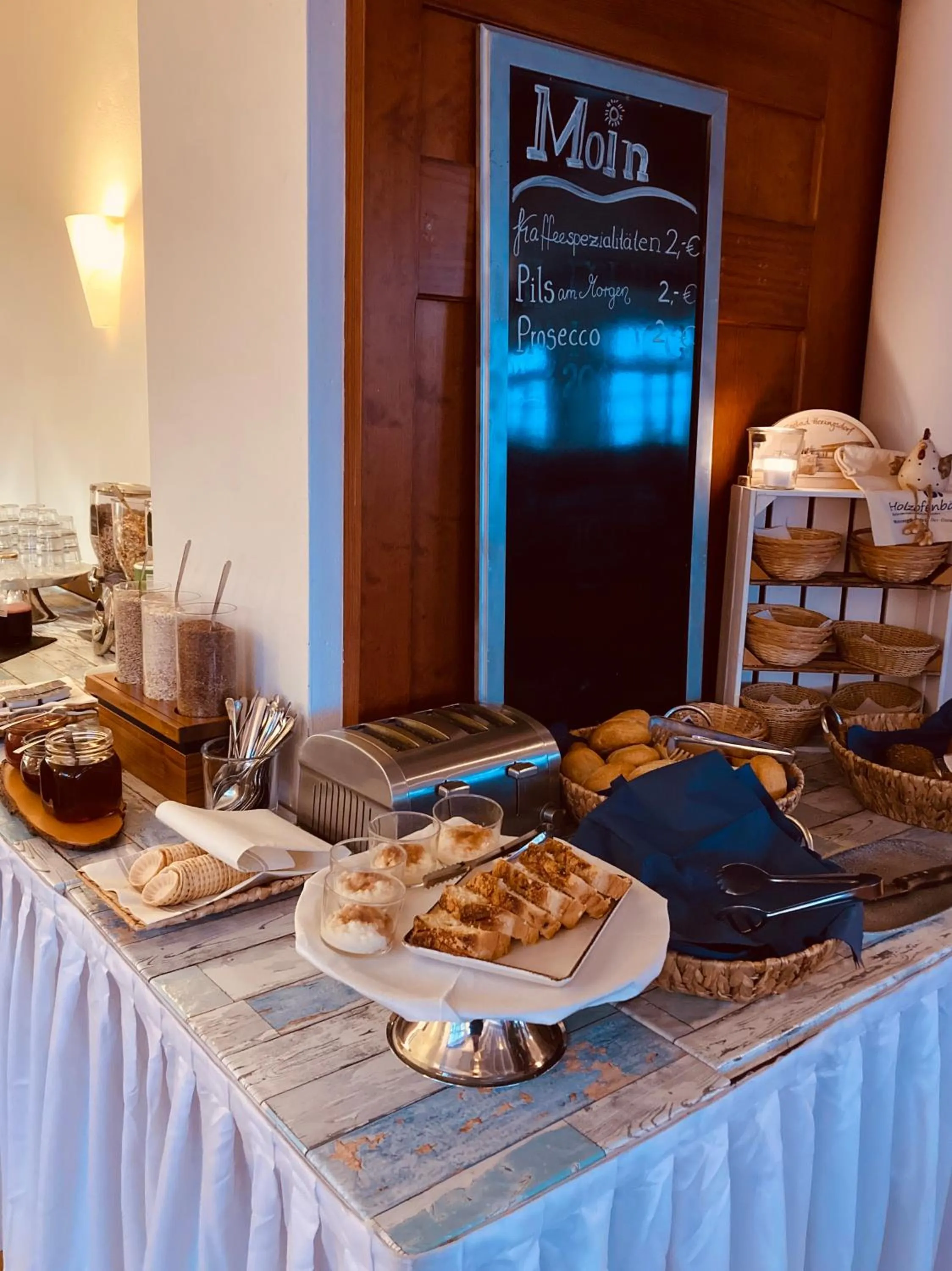 Food and drinks in Hotel Germania