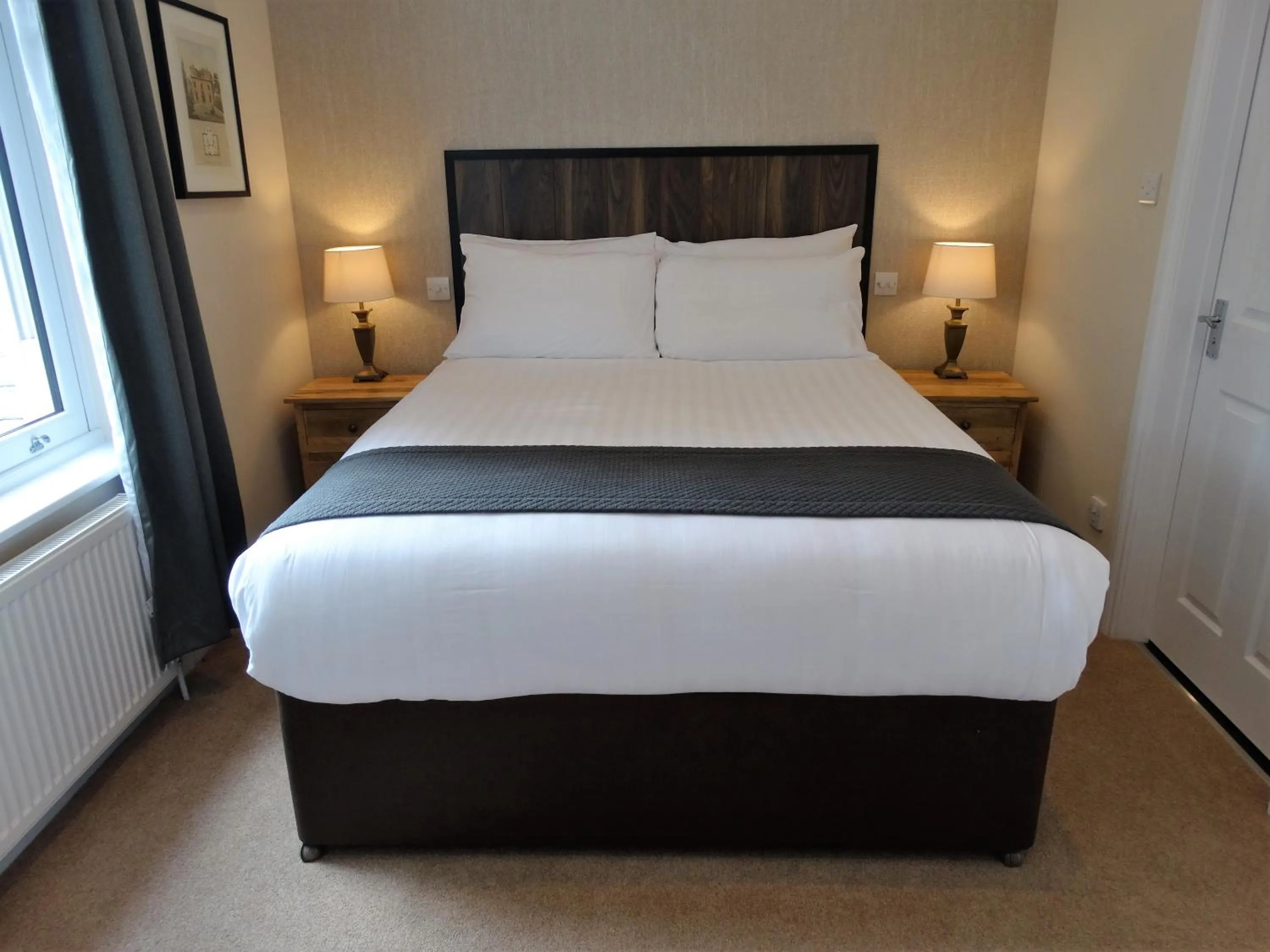 Bed in Cantley House Hotel - Wokingham
