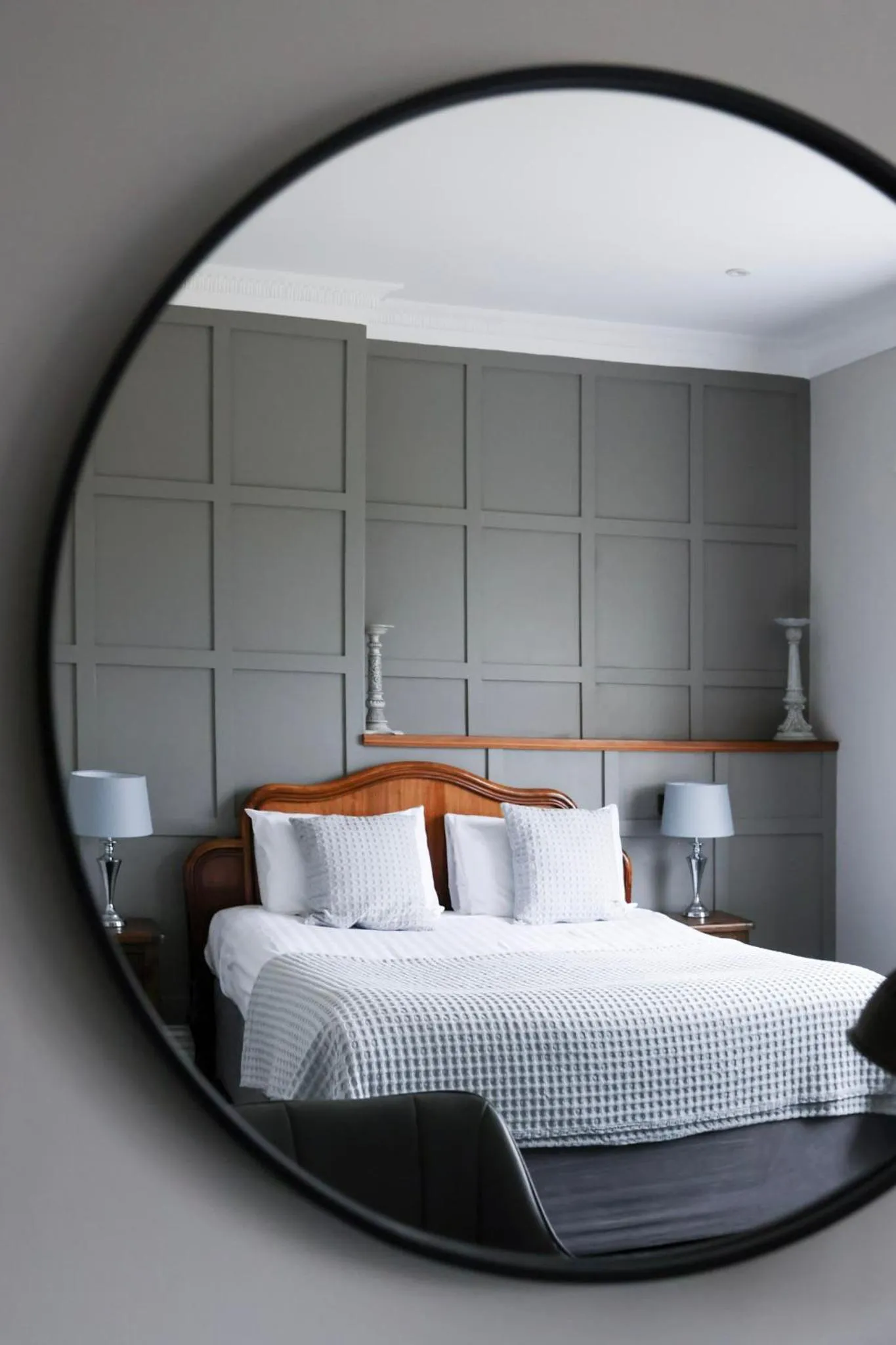 Bed in Cantley House Hotel - Wokingham