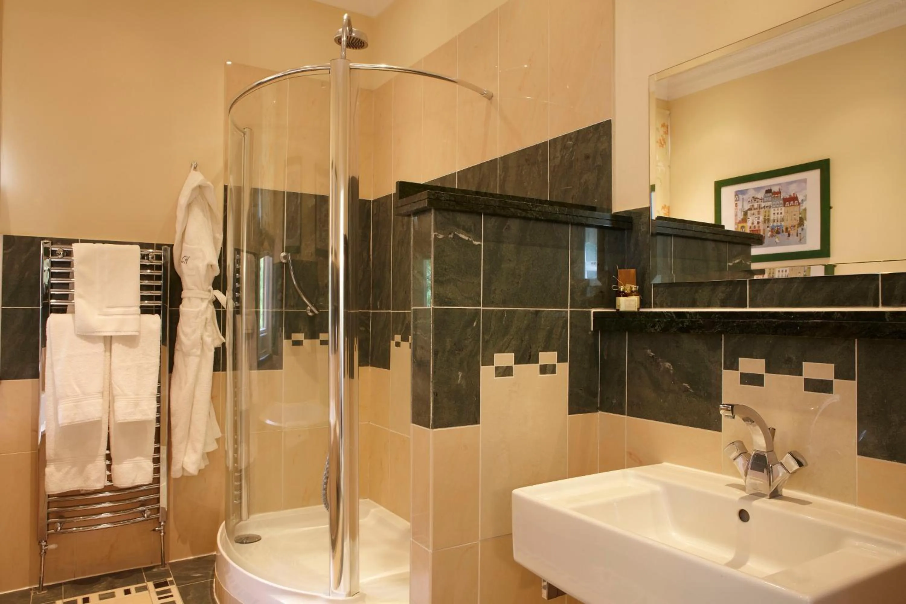 Bathroom in Cantley House Hotel - Wokingham