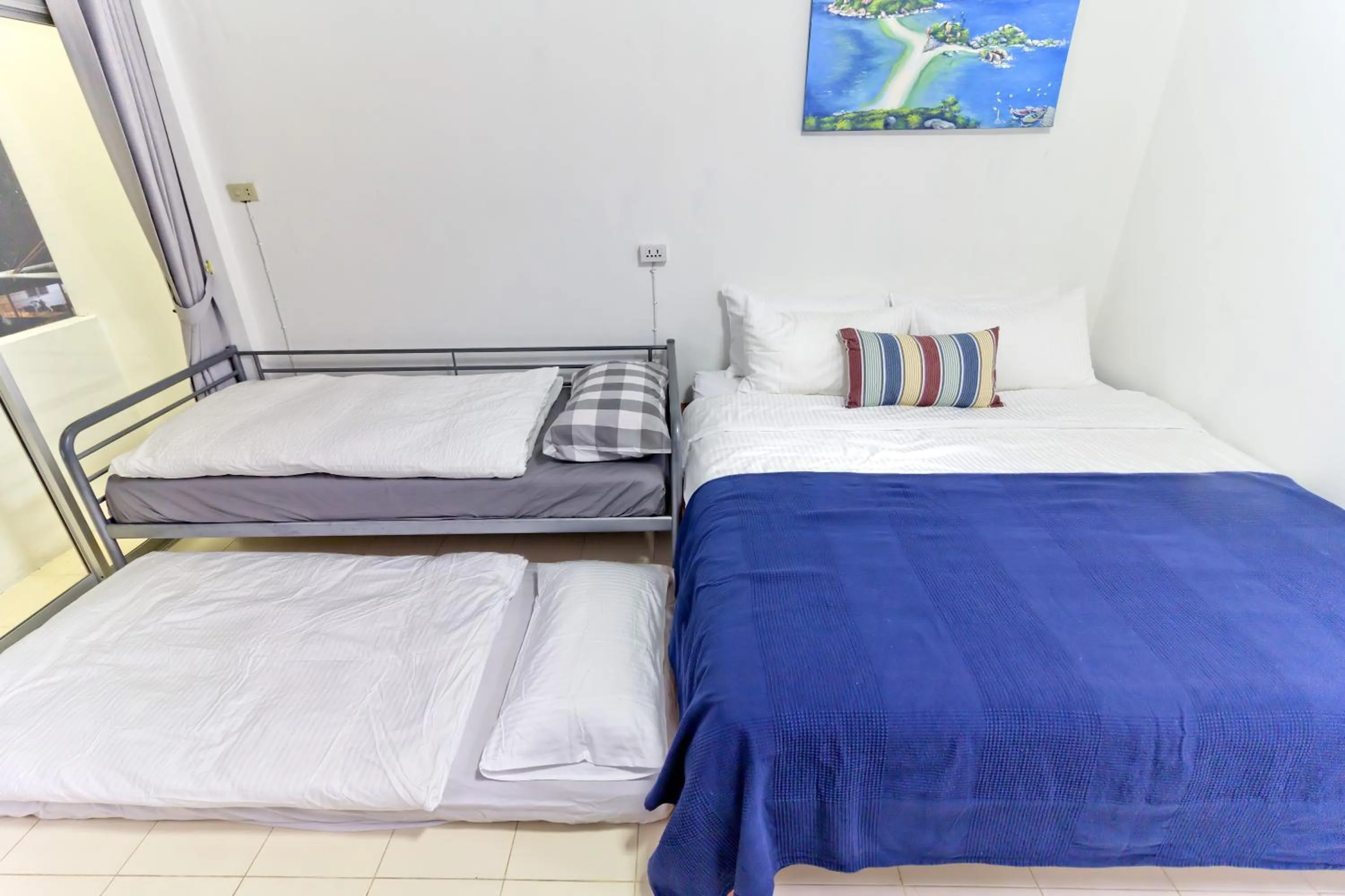 Bedroom, Bed in Chaweng Apartment