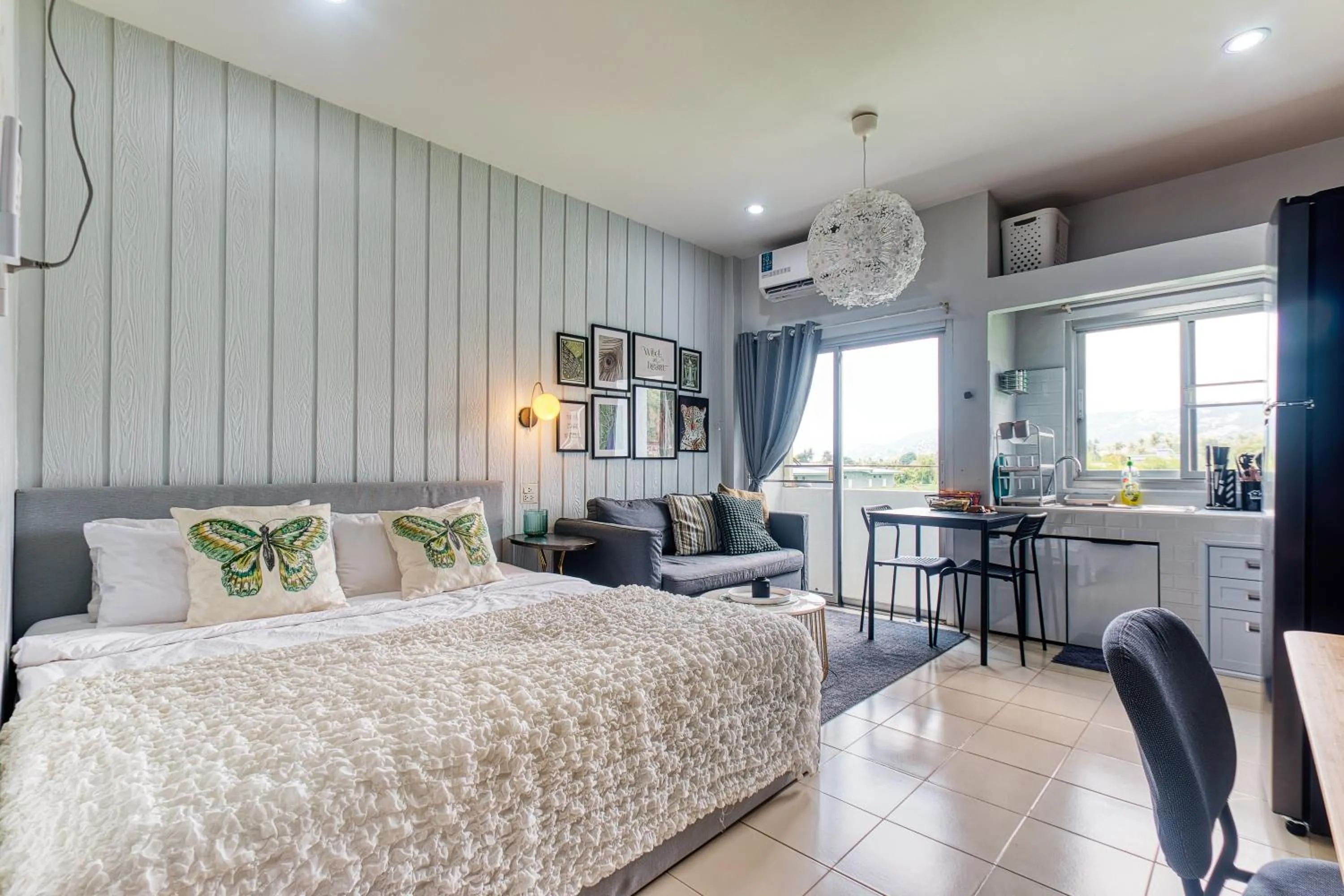 Bed in Chaweng Apartment