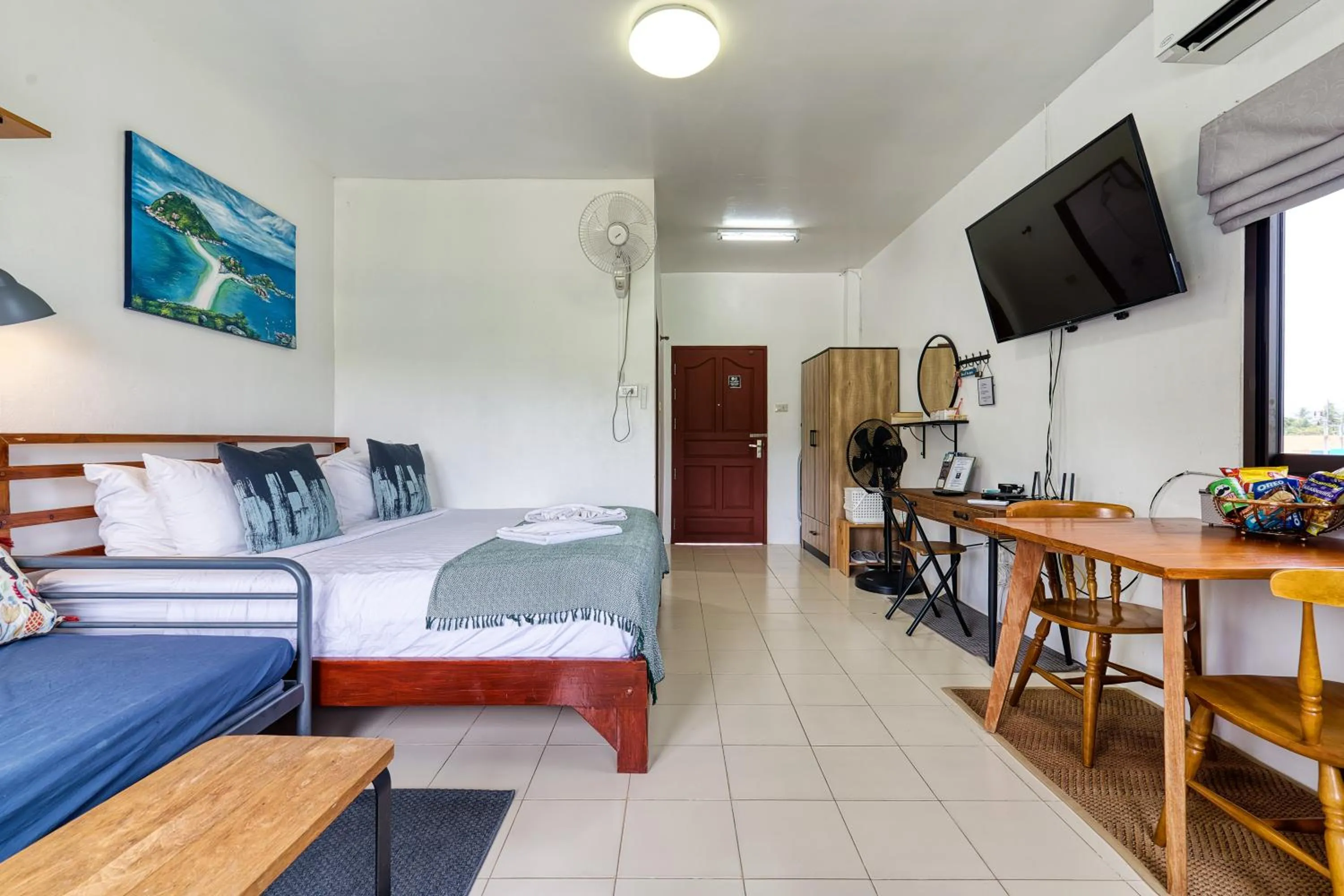 Bed in Chaweng Apartment