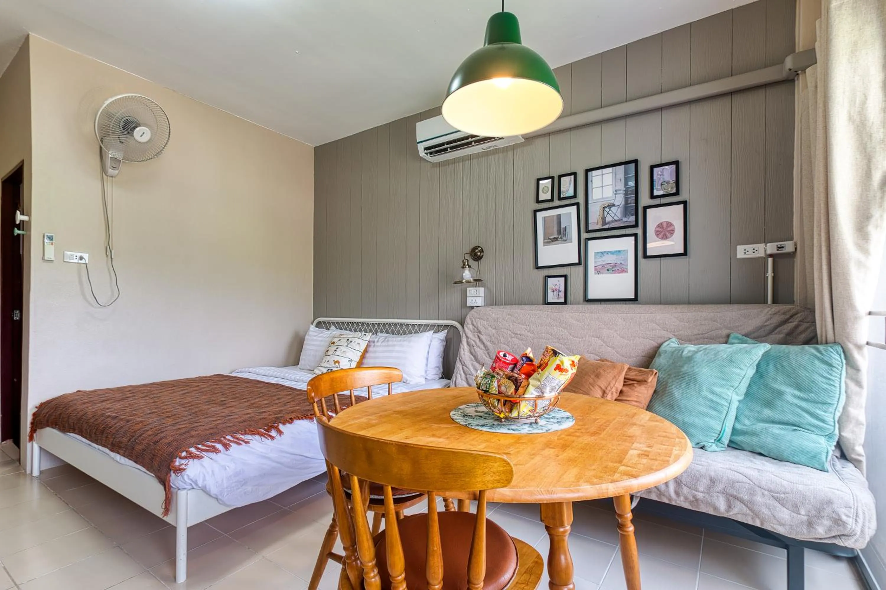 Bed in Chaweng Apartment