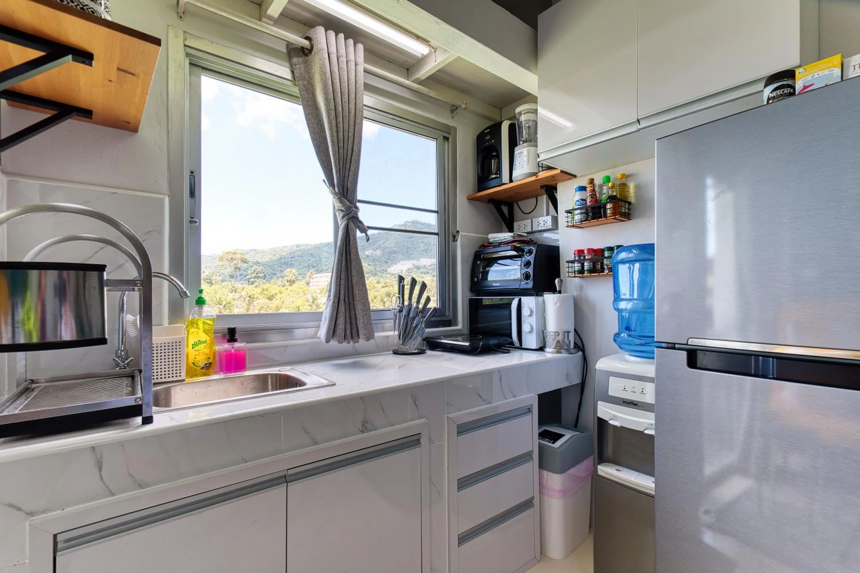 Kitchen or kitchenette in Chaweng Apartment