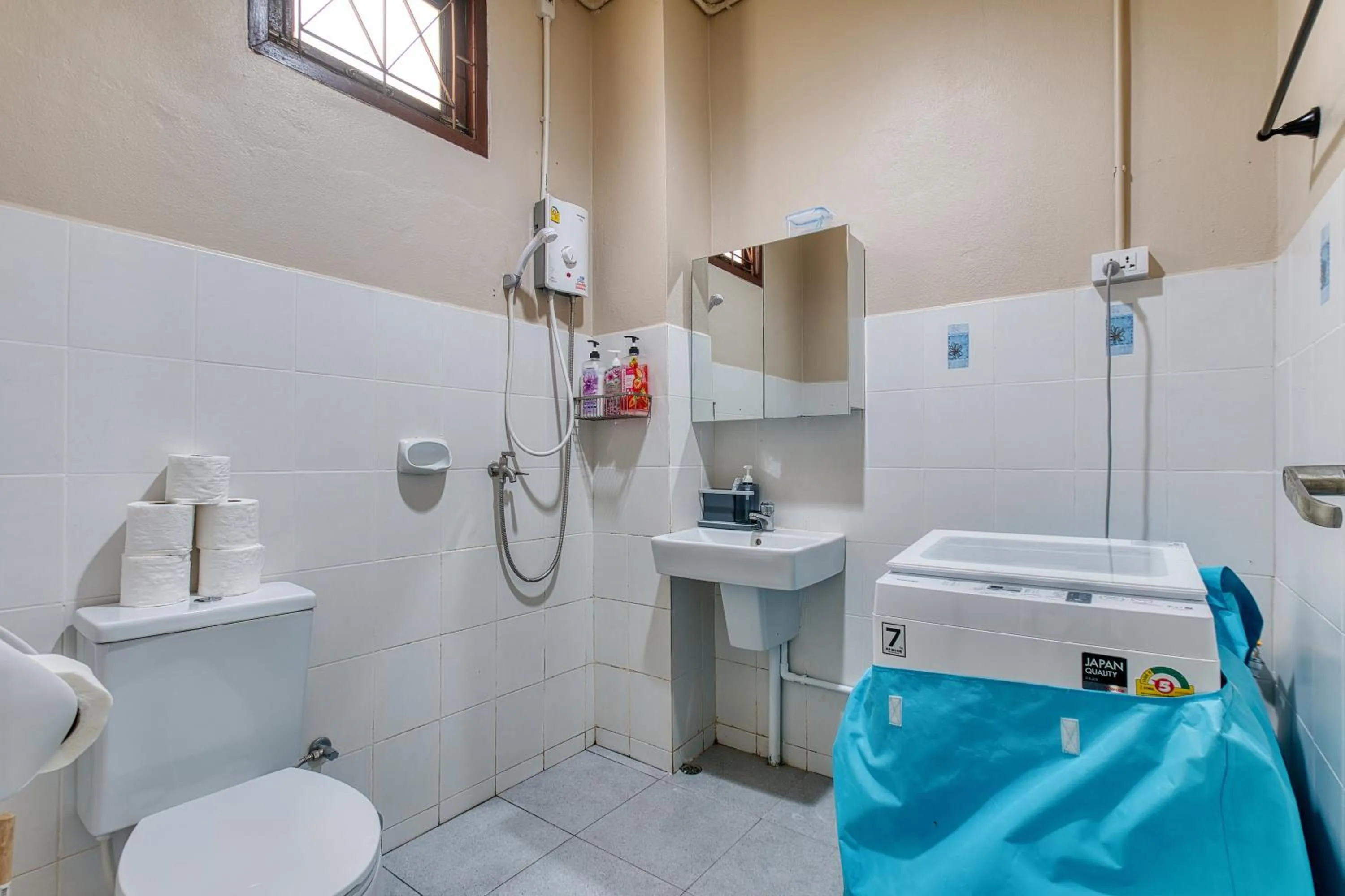 Shower in Chaweng Apartment