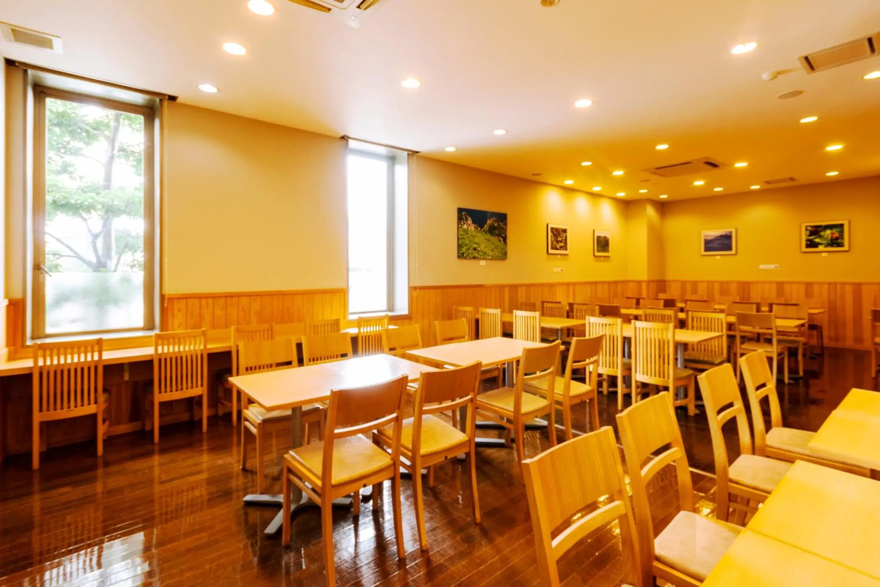 Restaurant/places to eat in Komagane Premont Hotel Restaurant/places to eat in Komagane Premont Hotel