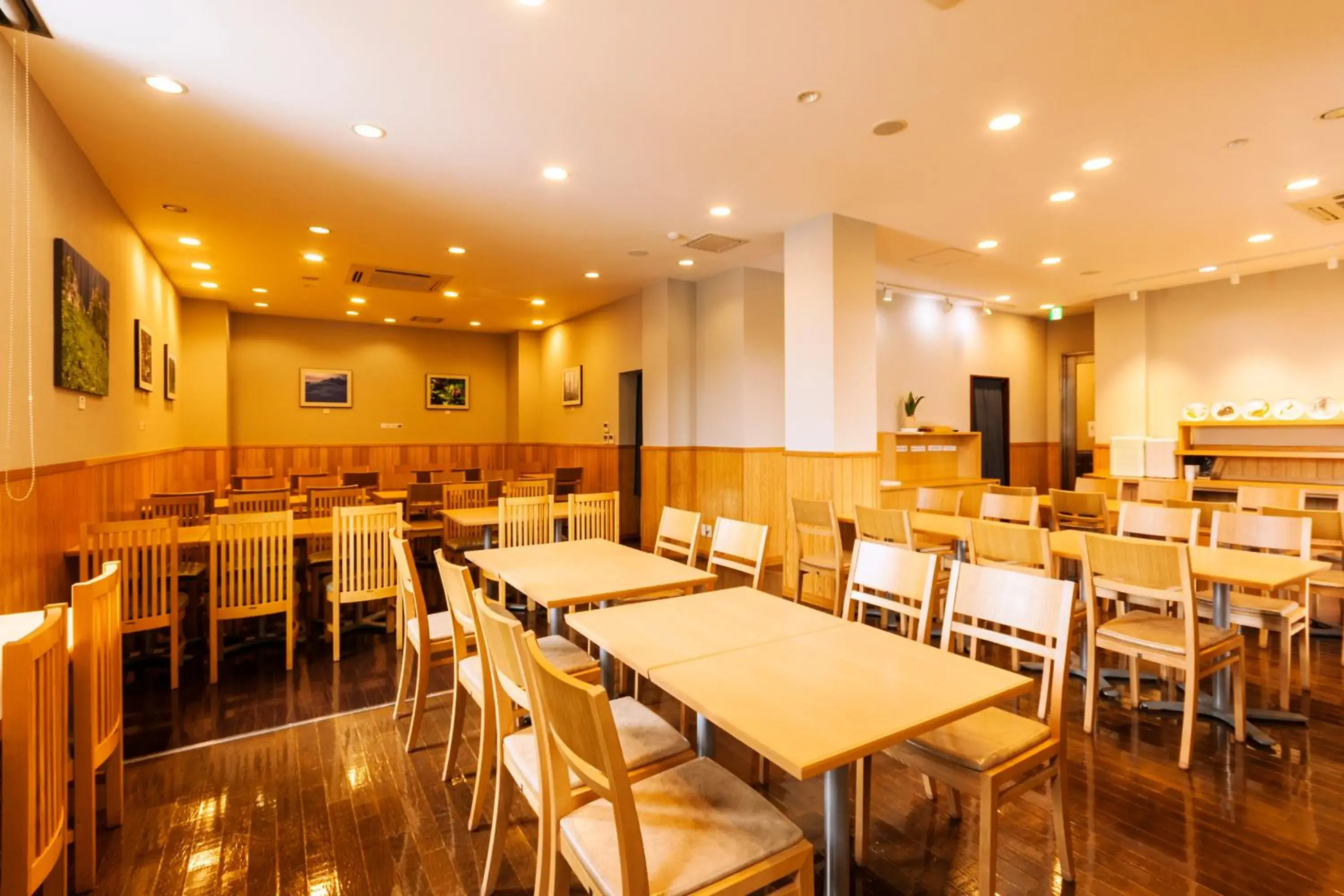 Restaurant/places to eat in Komagane Premont Hotel Restaurant/places to eat in Komagane Premont Hotel
