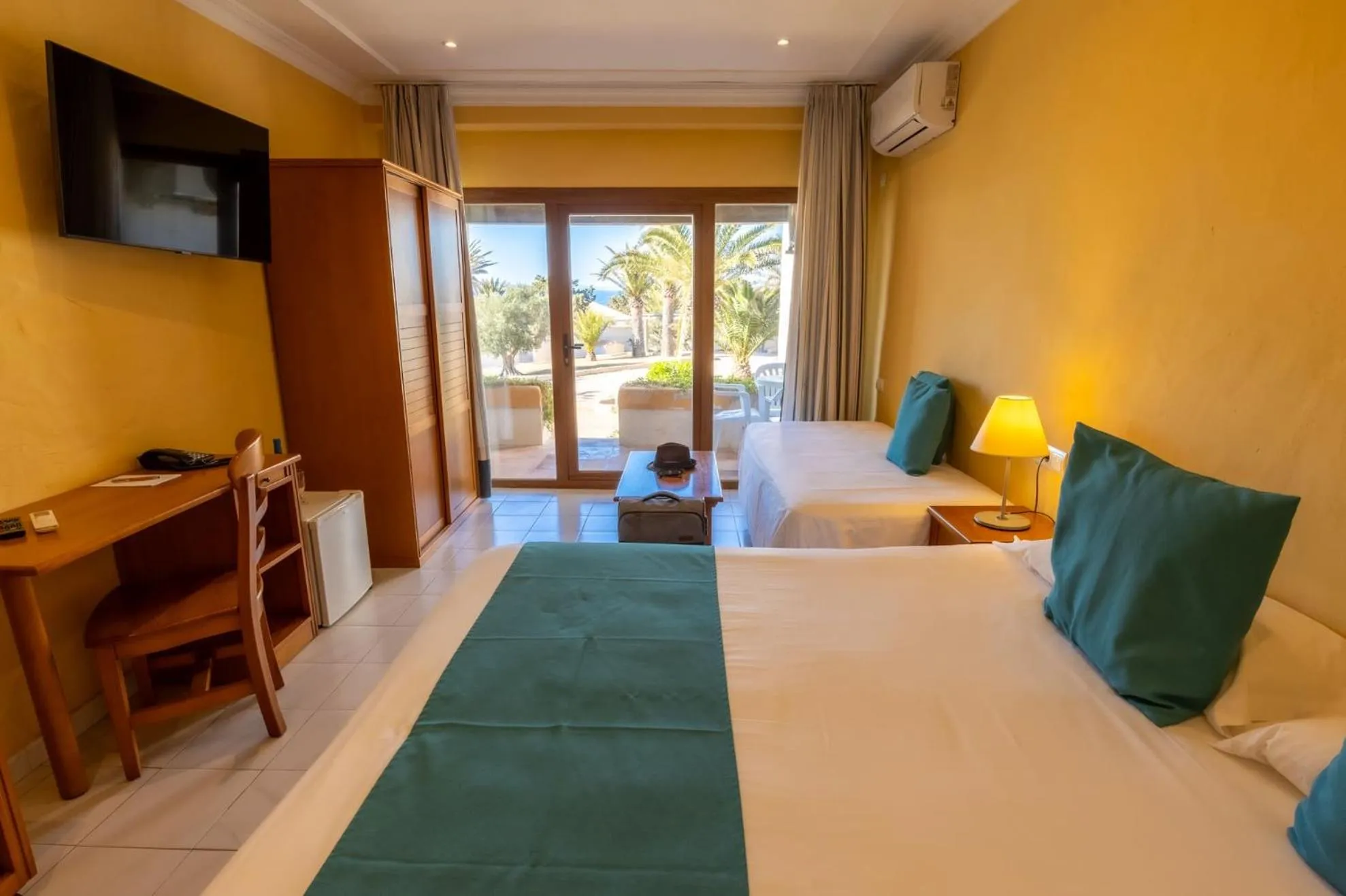 Bedroom, Bed in Hotel Club Sunway Punta Prima