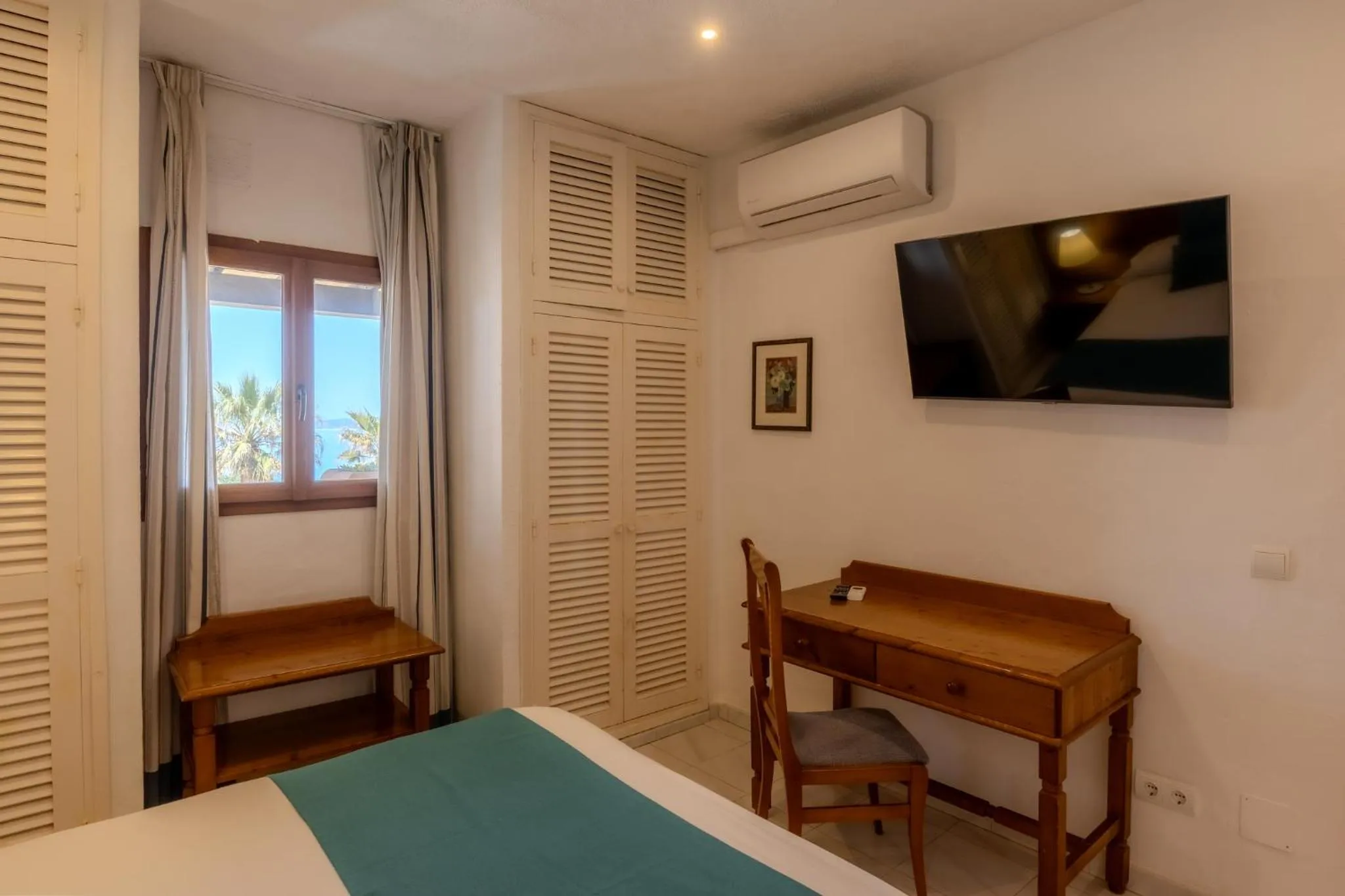 Bedroom, Bed in Hotel Club Sunway Punta Prima