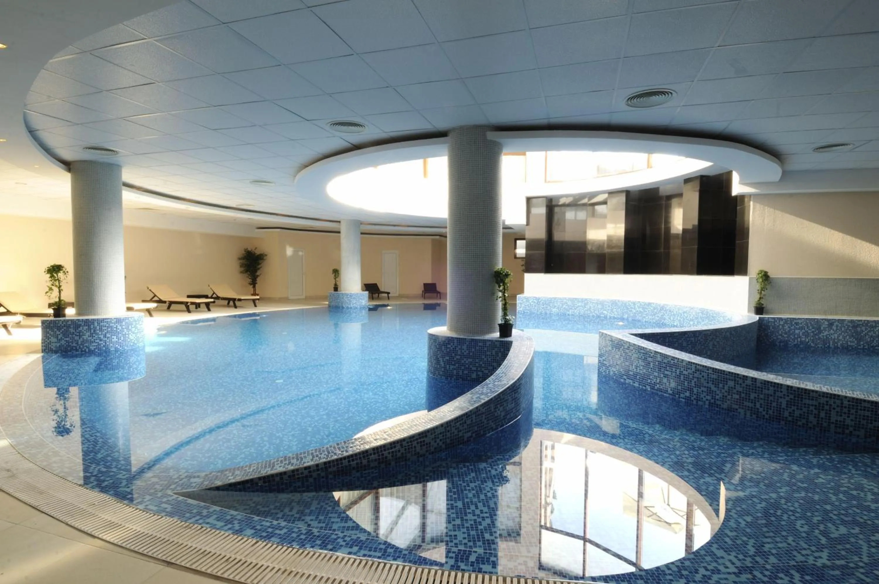 Swimming pool in Saint Thomas Holiday Village