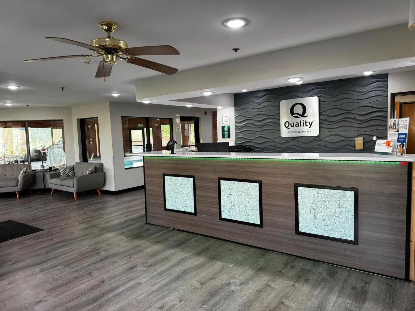 Quality Inn Columbia City near US-30