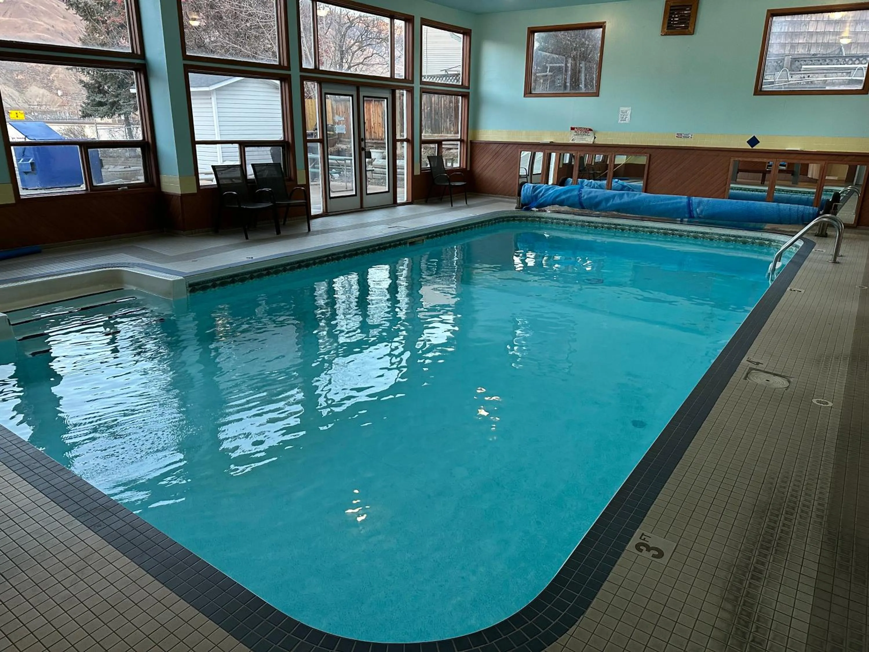 Swimming pool in Kings Motor Inn