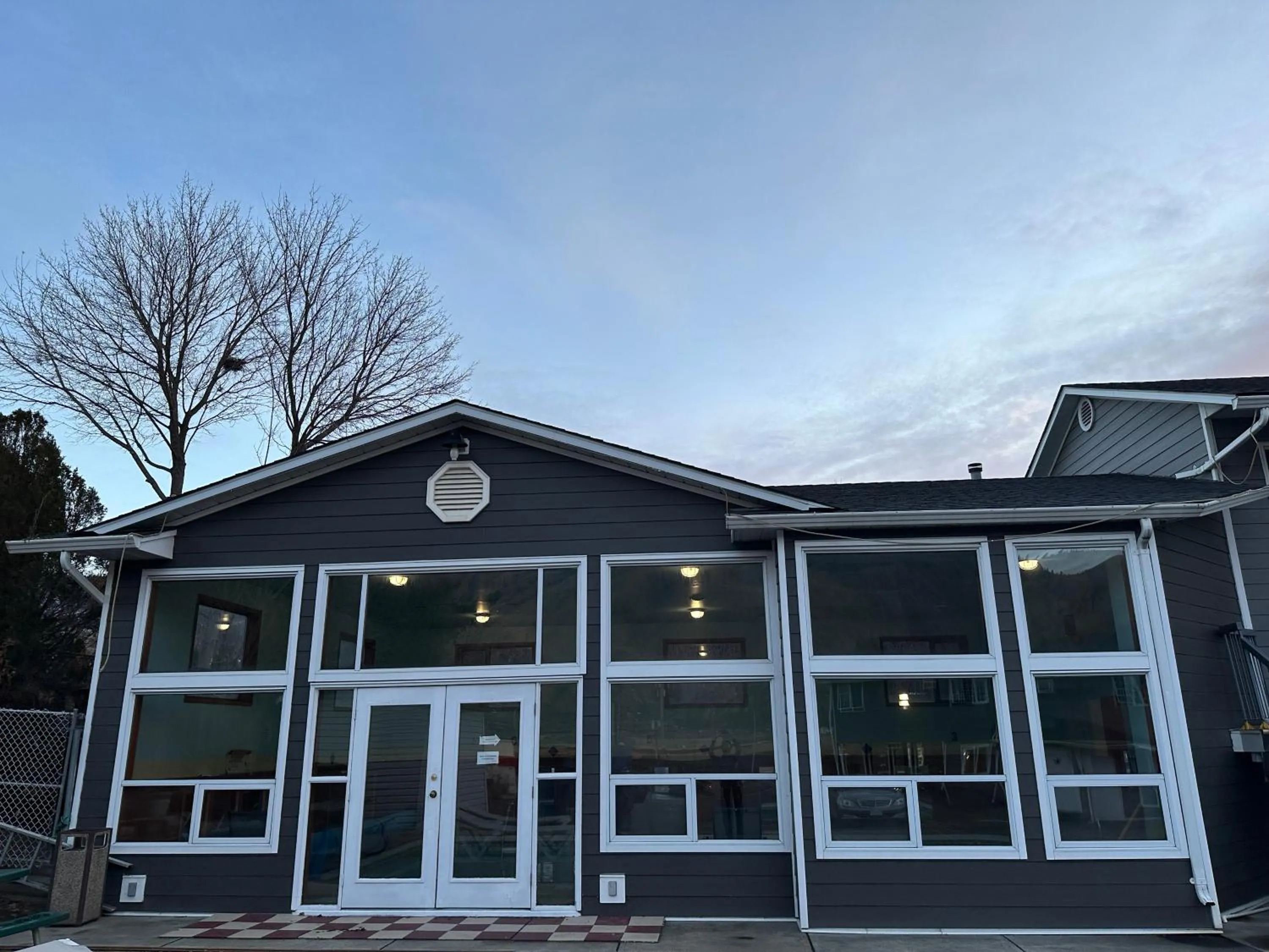 Property building in Kings Motor Inn