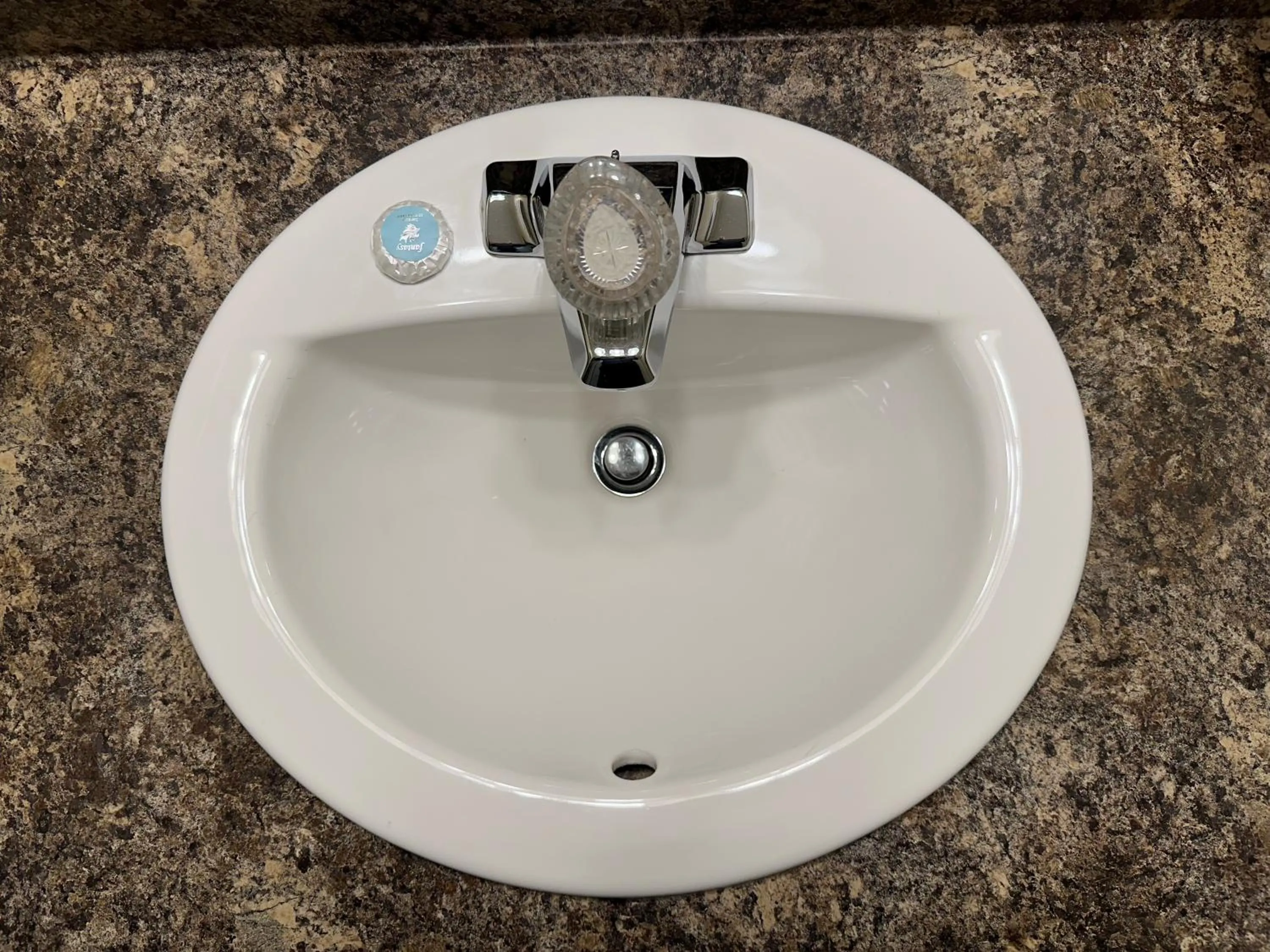 Bathroom in Kings Motor Inn