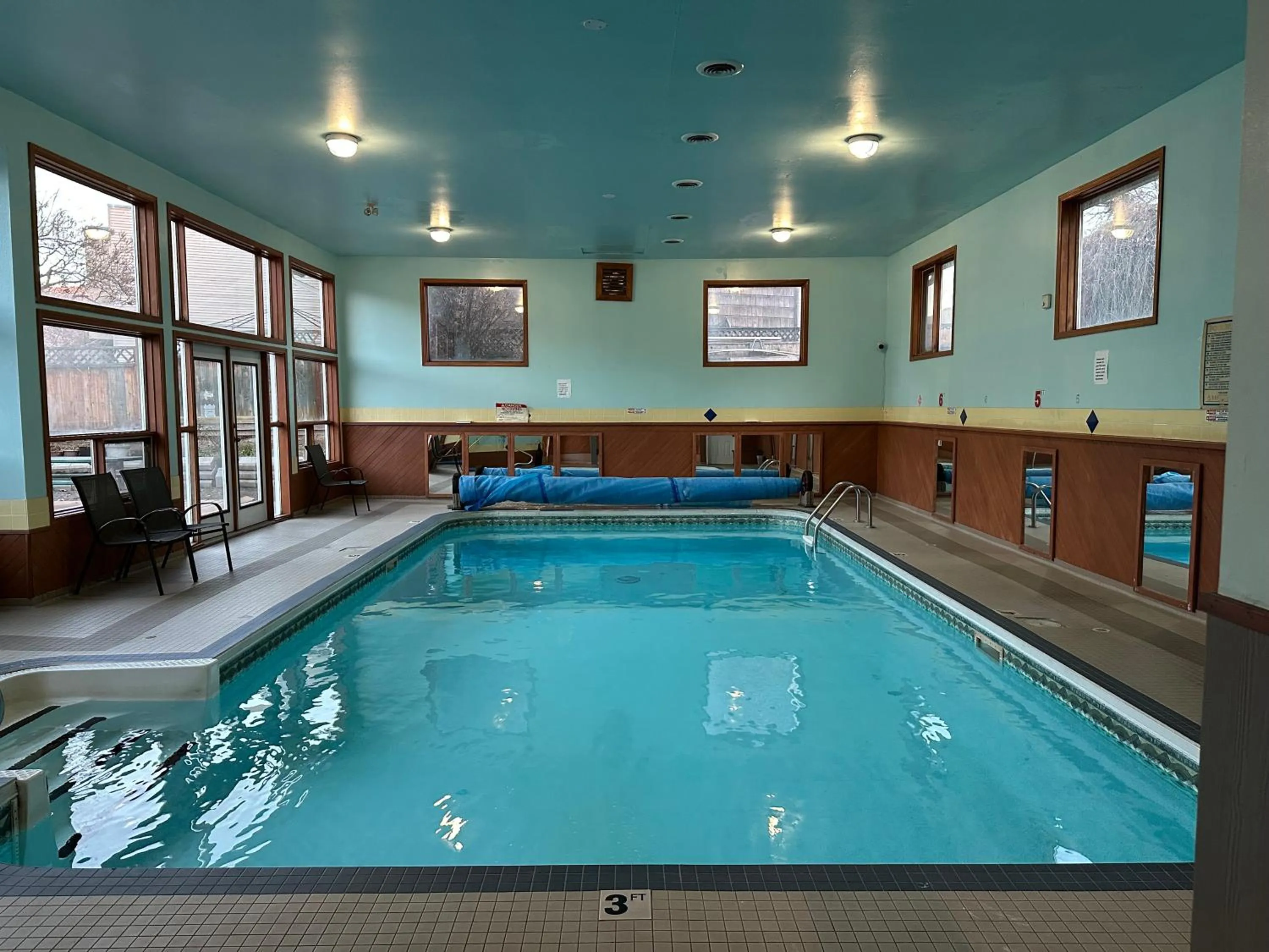 Swimming pool in Kings Motor Inn
