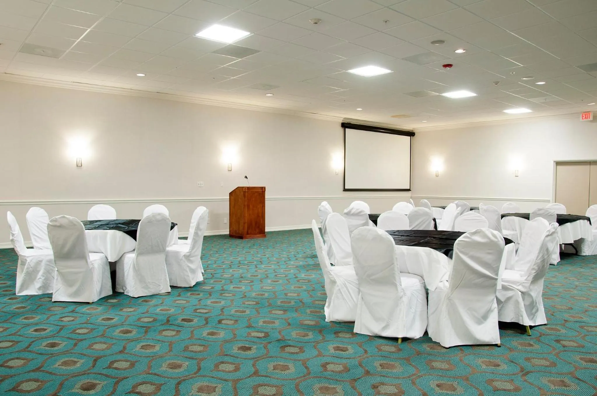 Meeting/conference room in Holiday Inn Victorville by IHG