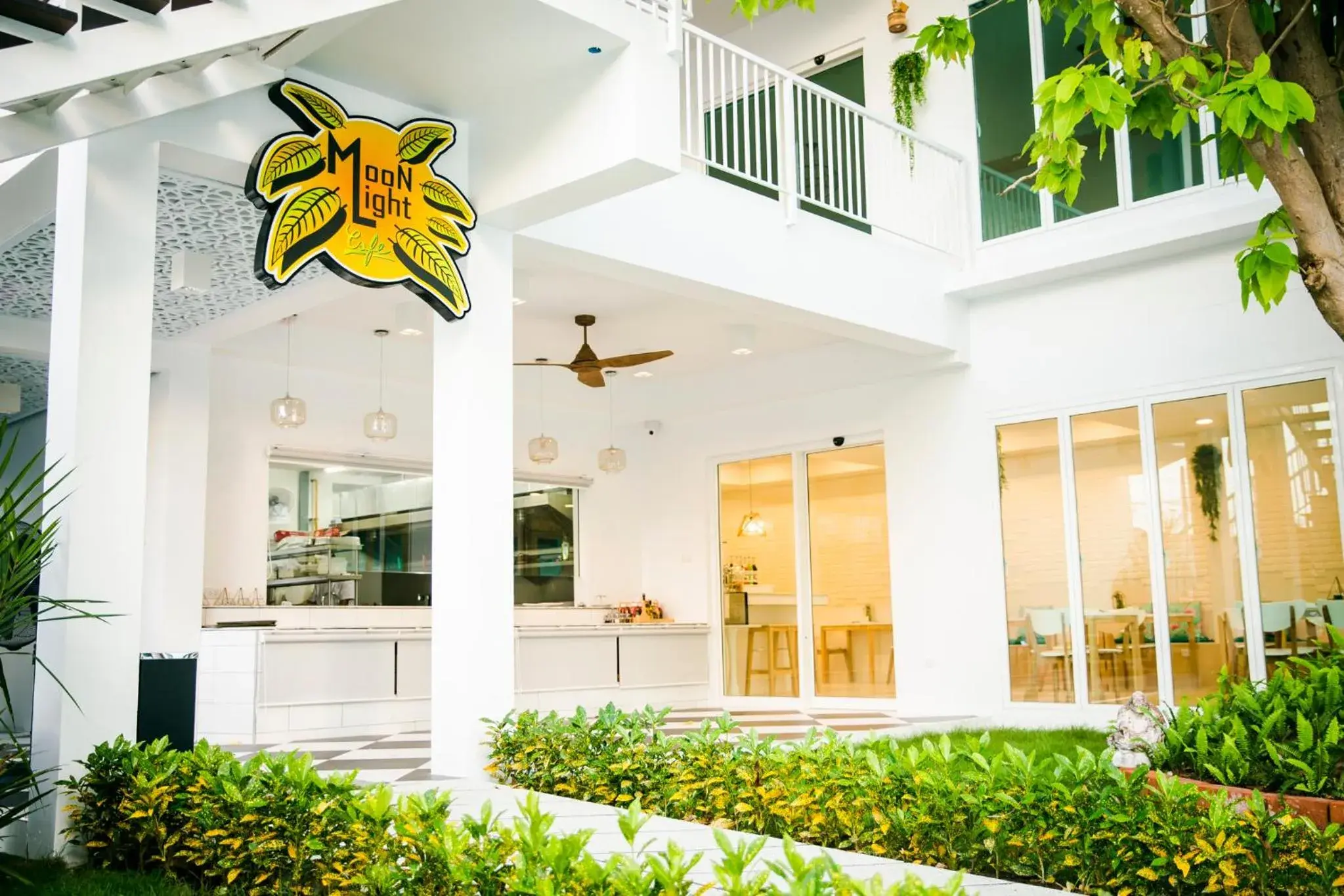 Restaurant/places to eat in Triple Z Hotel Restaurant/places to eat in Triple Z Hotel