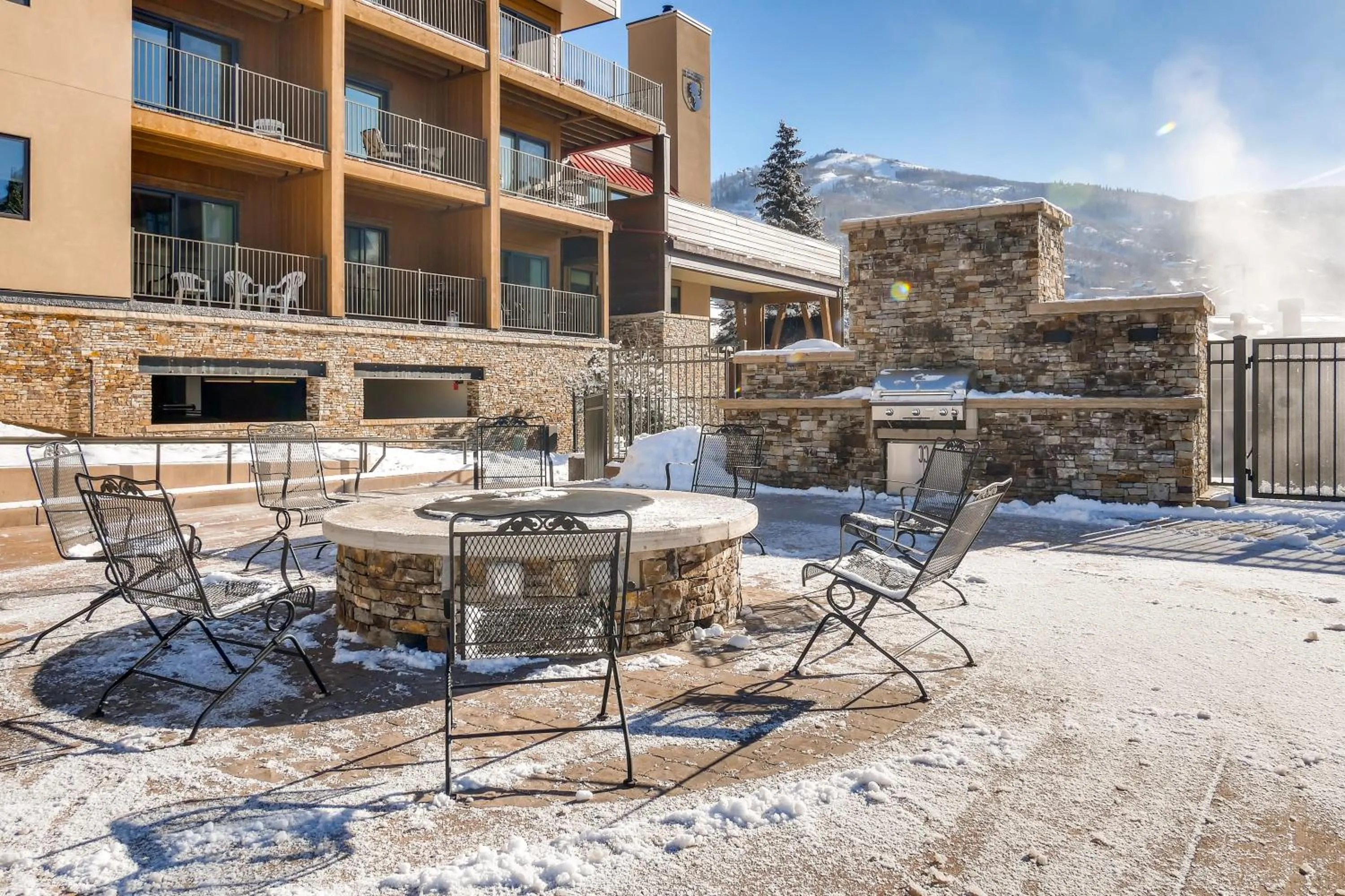 BBQ facilities in Snow Flower Condos