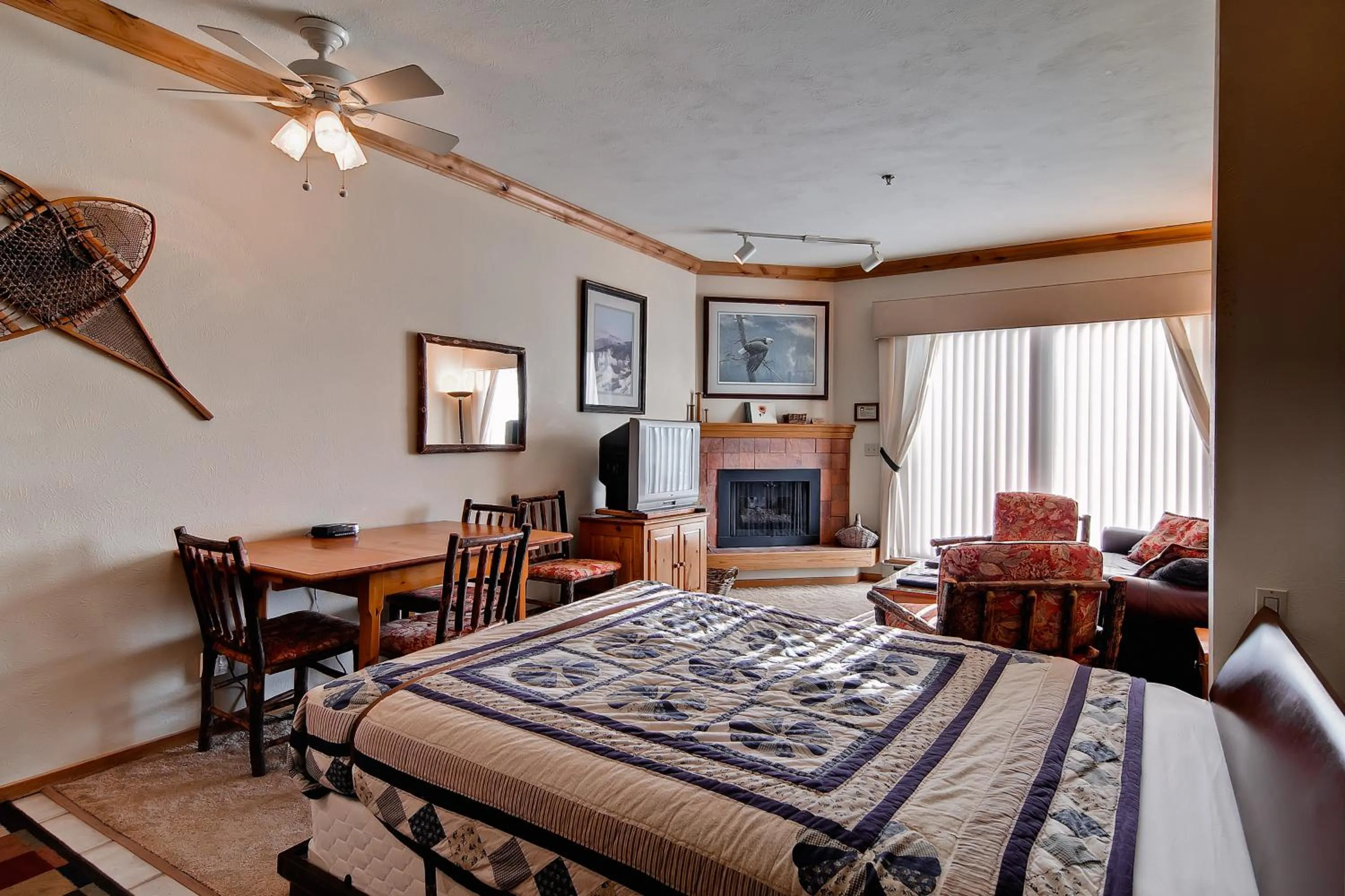 TV and multimedia in Snow Flower Condos