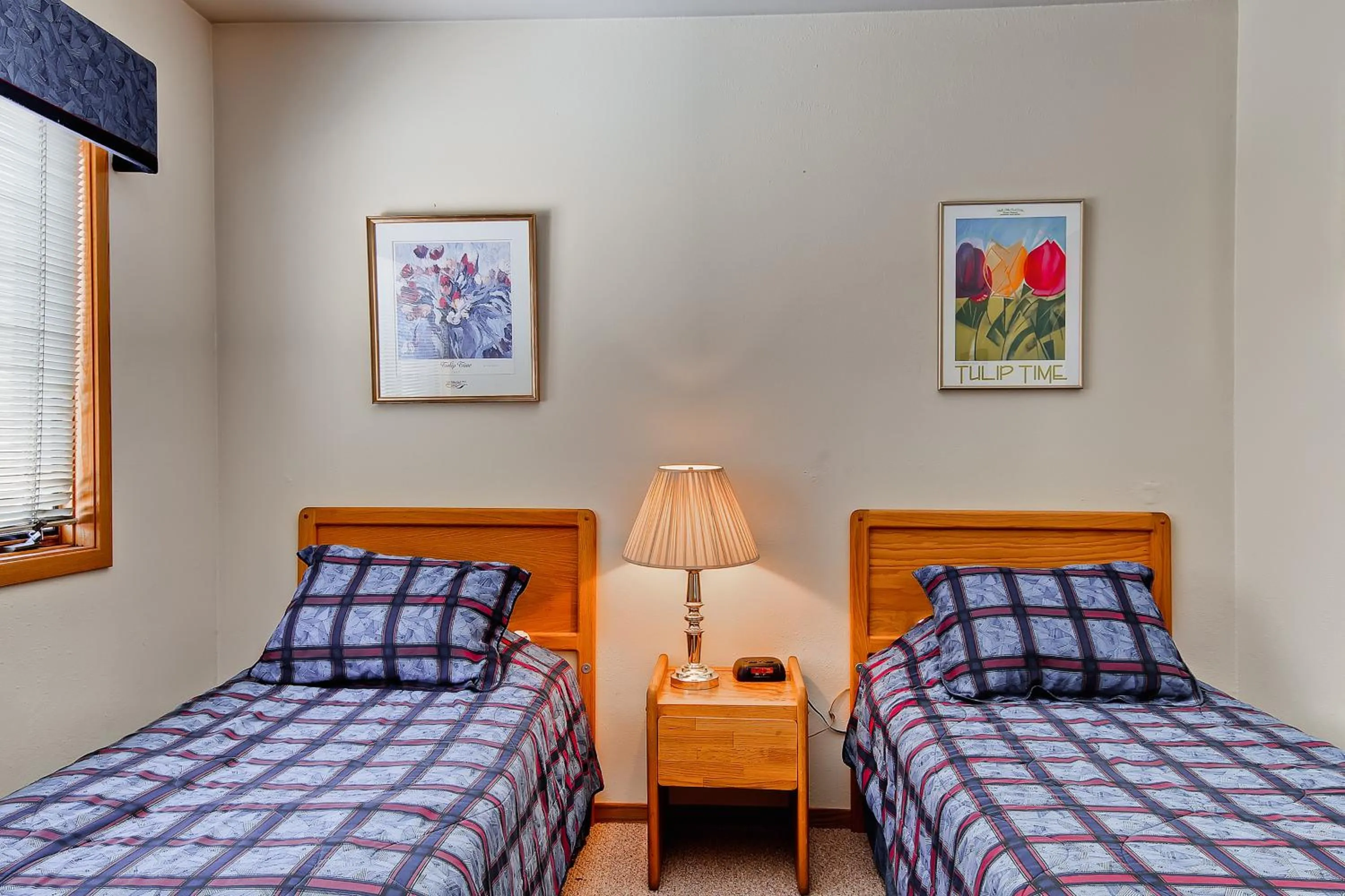 Bedroom, Bed in Snow Flower Condos