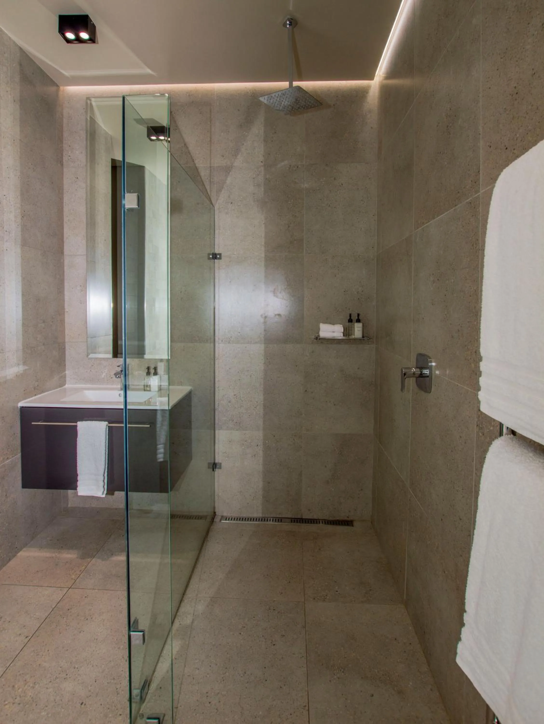 Shower in De Haas Living @ Die Laan 2