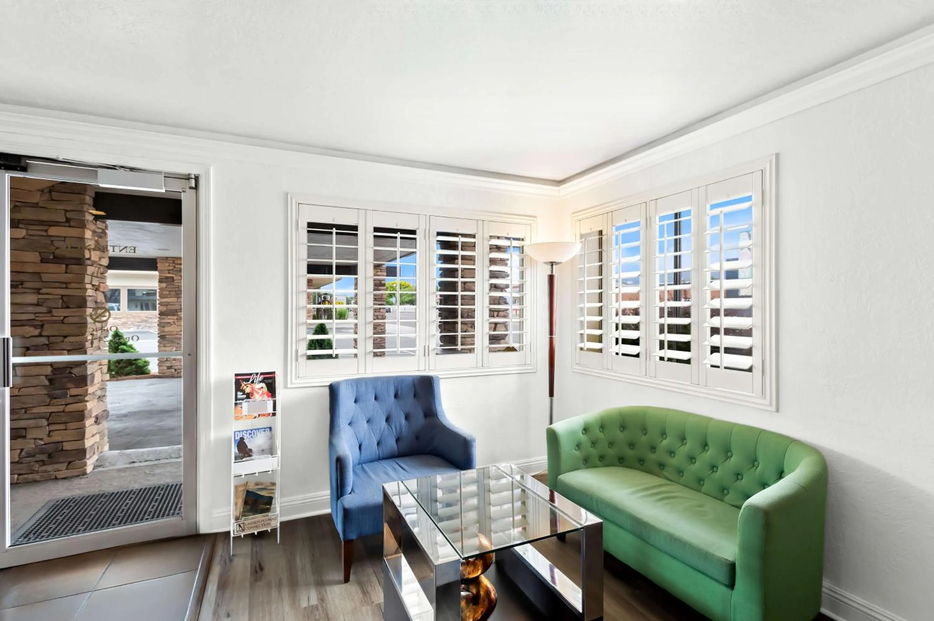 Lobby or reception in SureStay Plus Hotel by Best Western Susanville