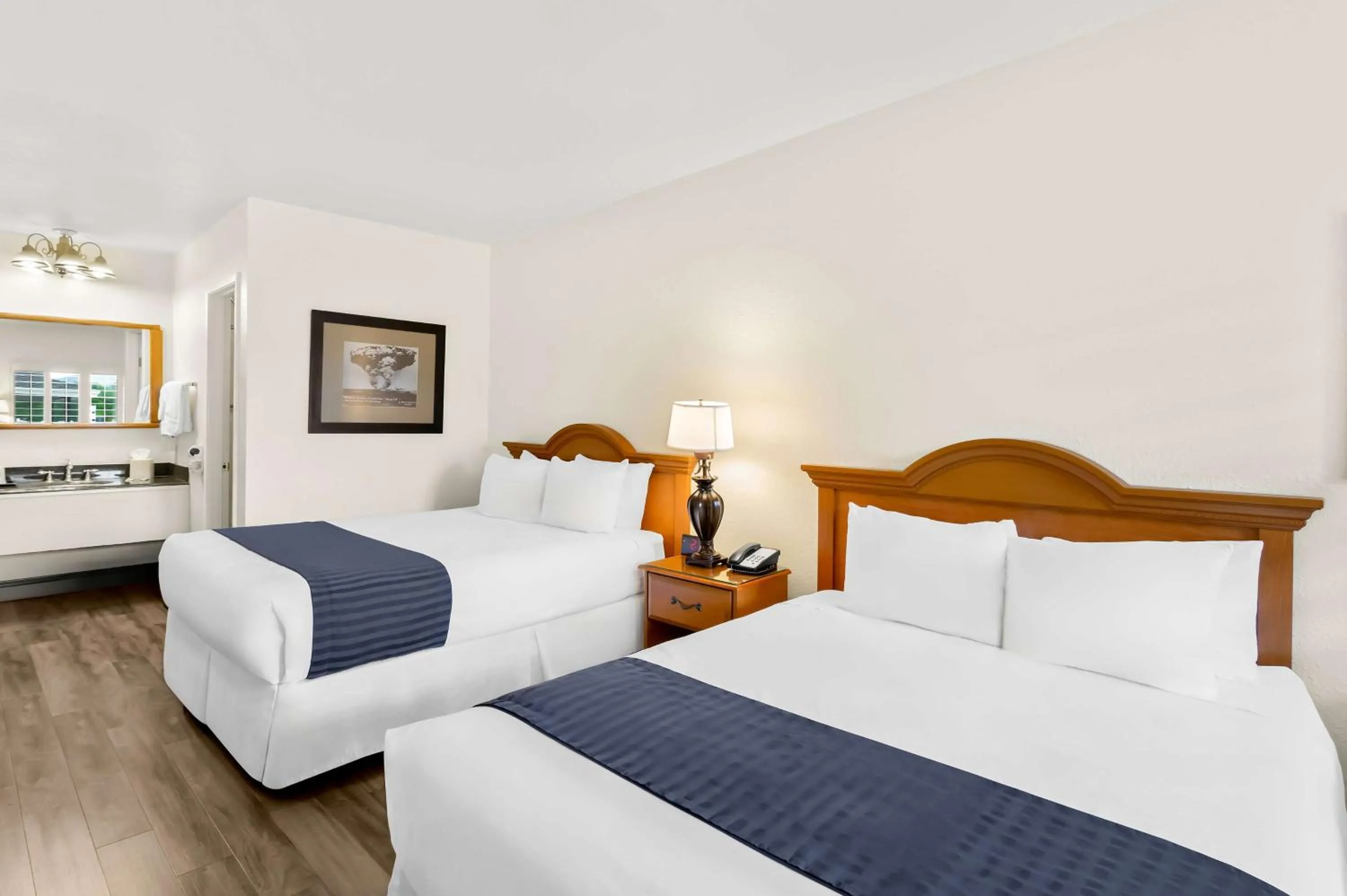 Bedroom, Bed in SureStay Plus Hotel by Best Western Susanville