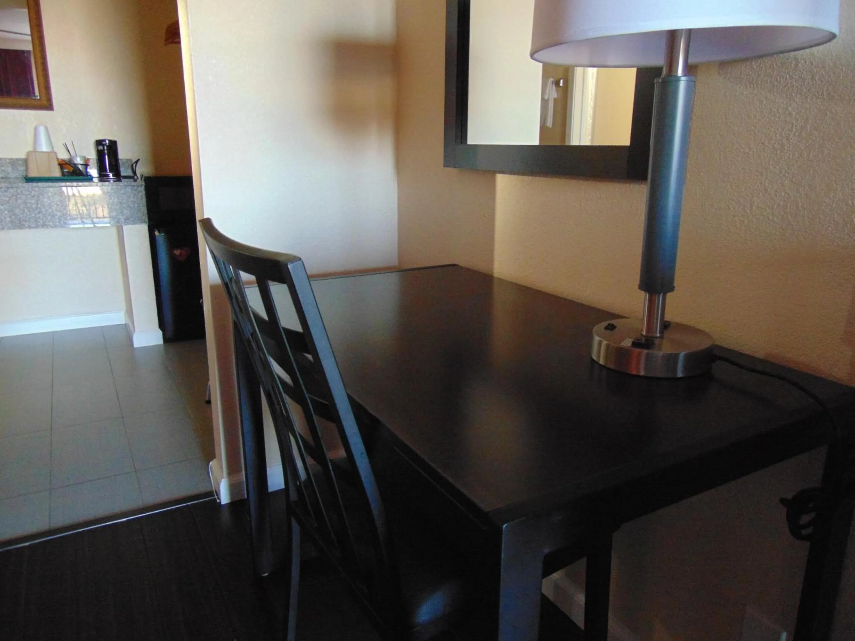 Seating area in Heart of Texas Motel