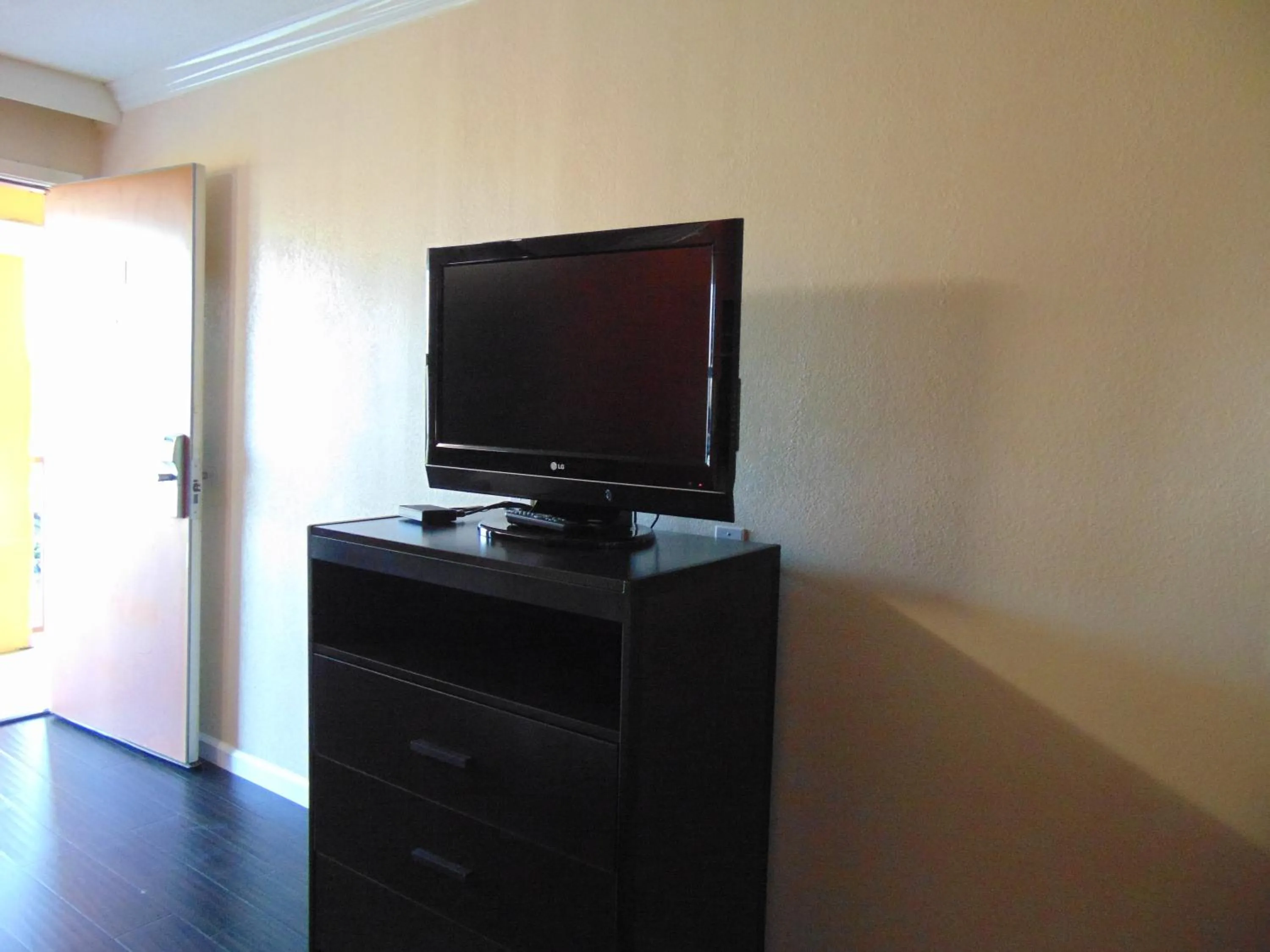 Living room in Heart of Texas Motel