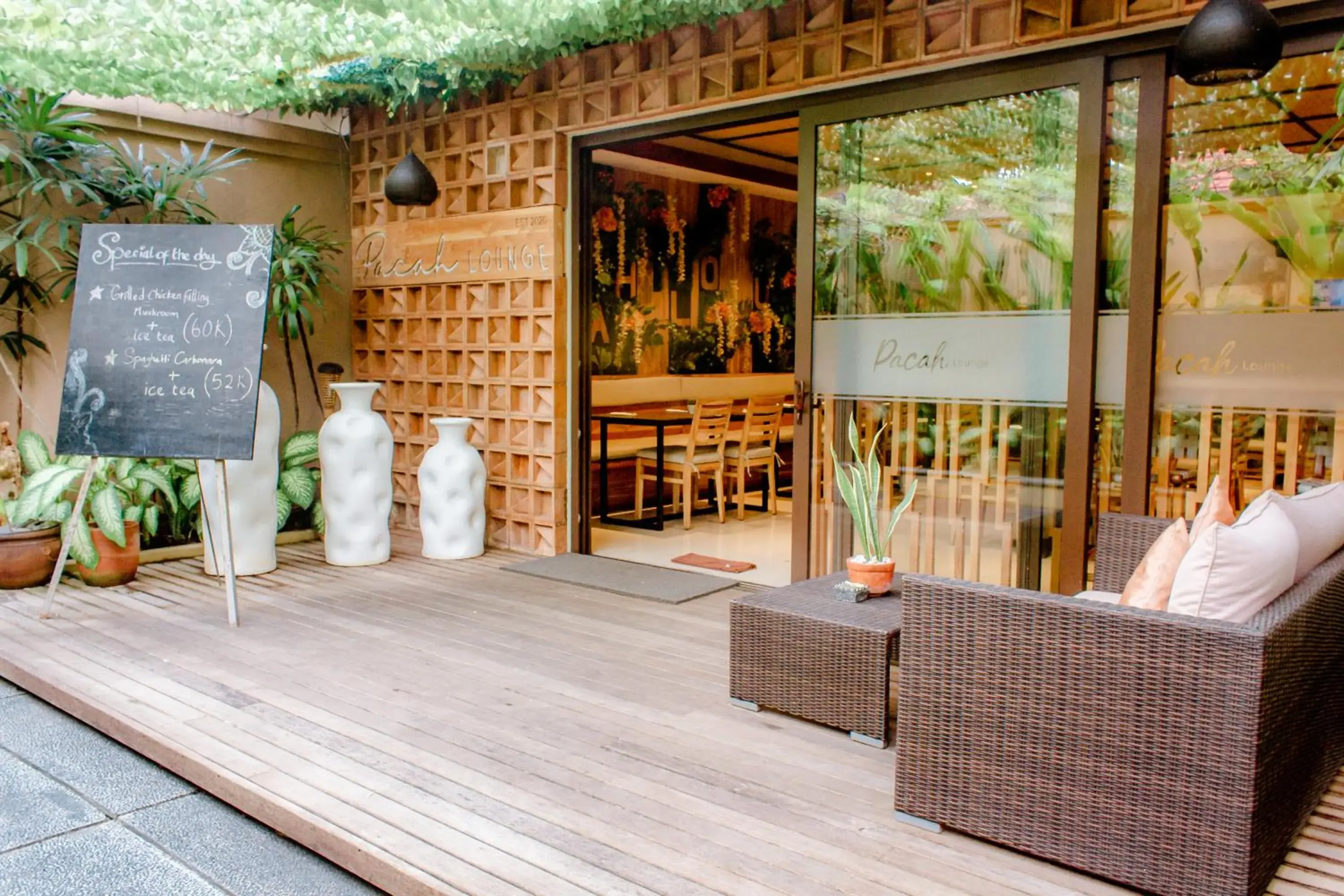 Restaurant/places to eat in Lasanti Villas Seminyak Restaurant/places to eat in Lasanti Villas Seminyak