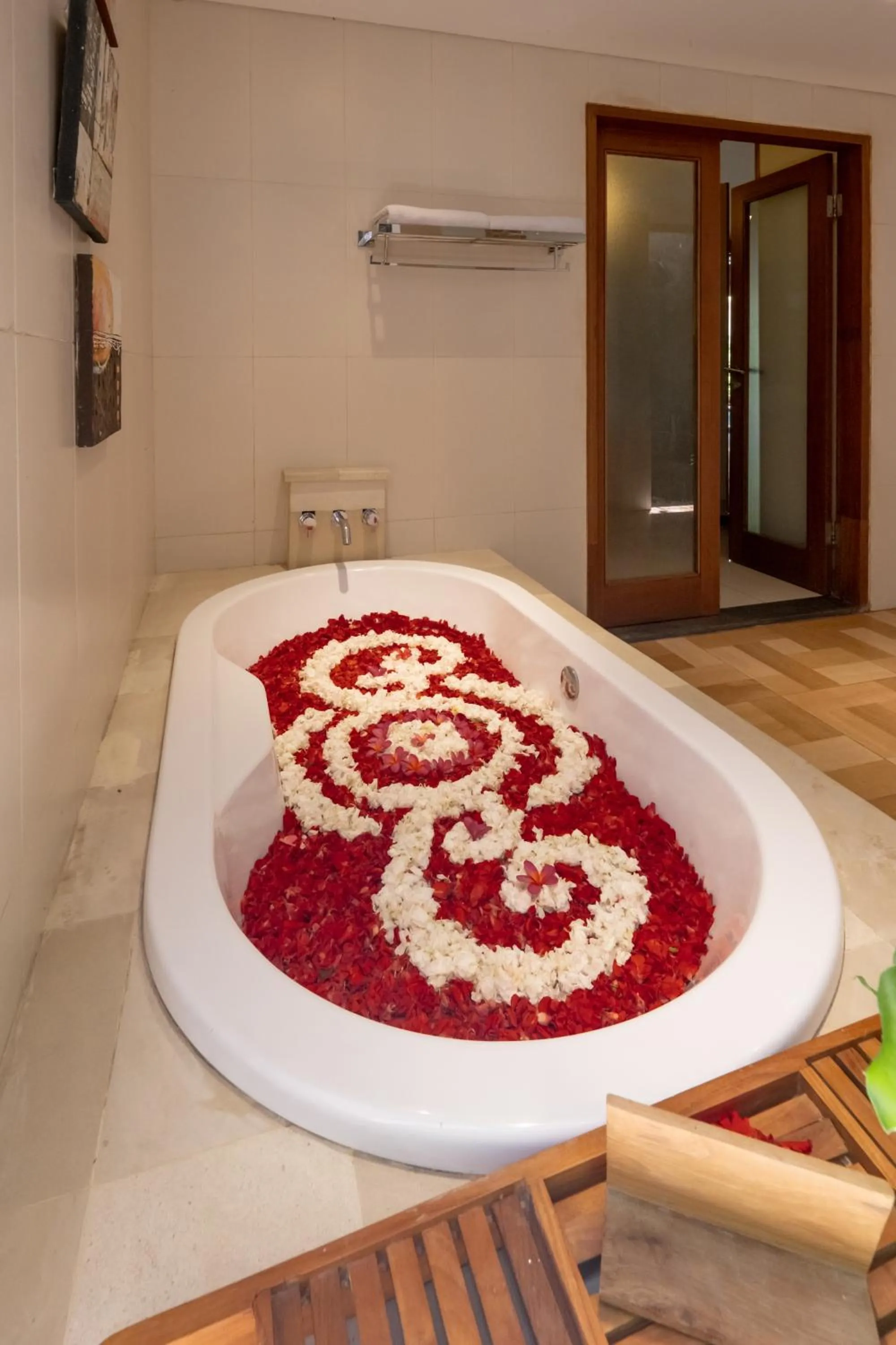 Bath in Lasanti Villas Seminyak