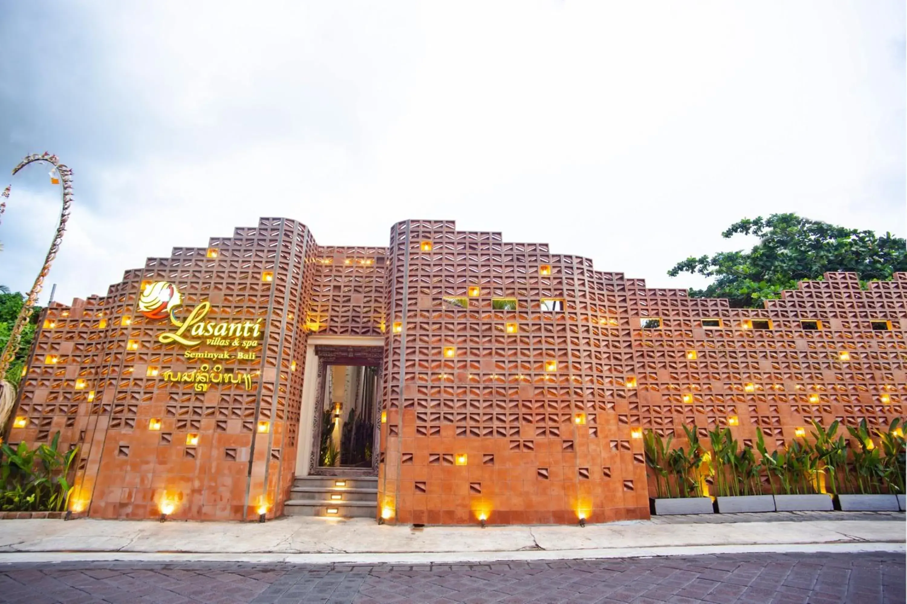 Facade/entrance in Lasanti Villas Seminyak Facade/entrance in Lasanti Villas Seminyak