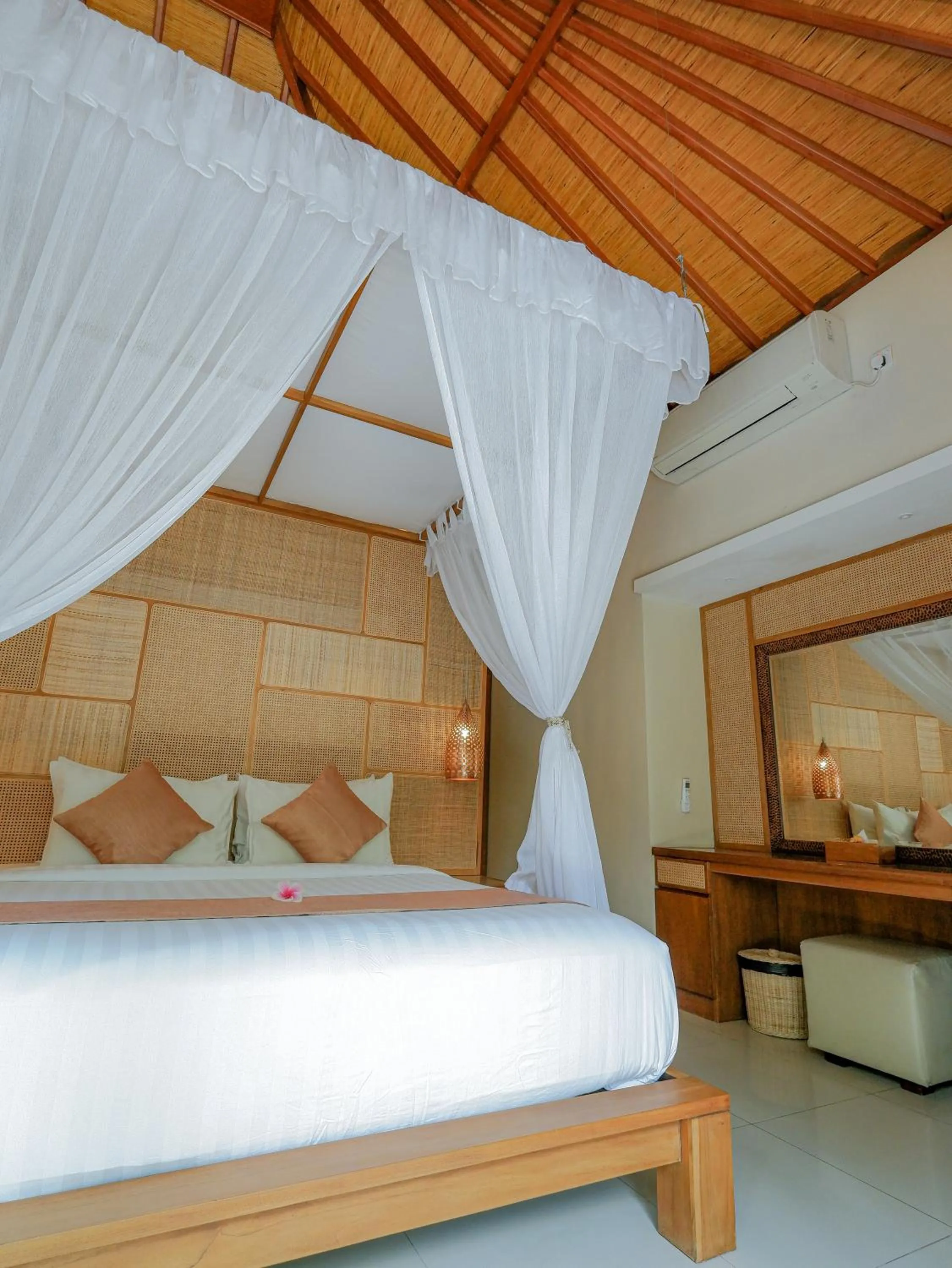 Bed in Lasanti Villas Seminyak