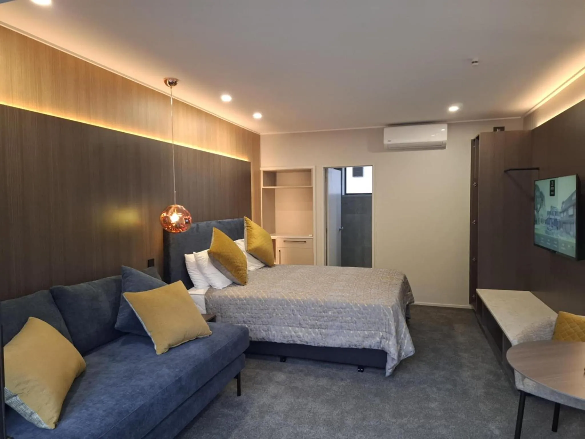 Bed in Distinction Coachman Hotel, Palmerston North