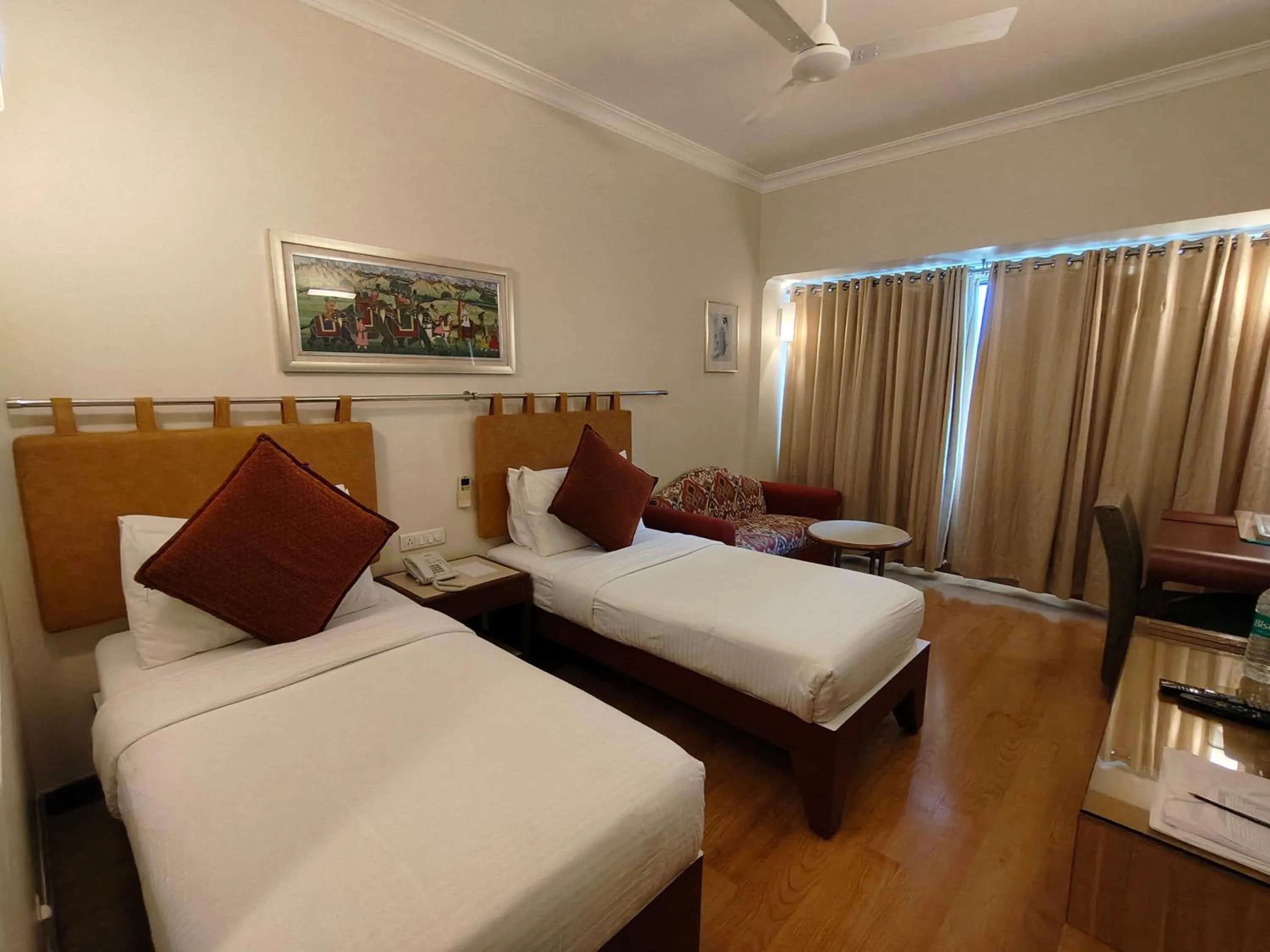 Bedroom, Bed in Regency Hotel