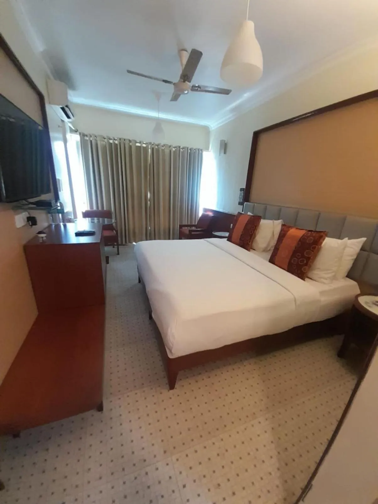 Bedroom, Bed in Regency Hotel