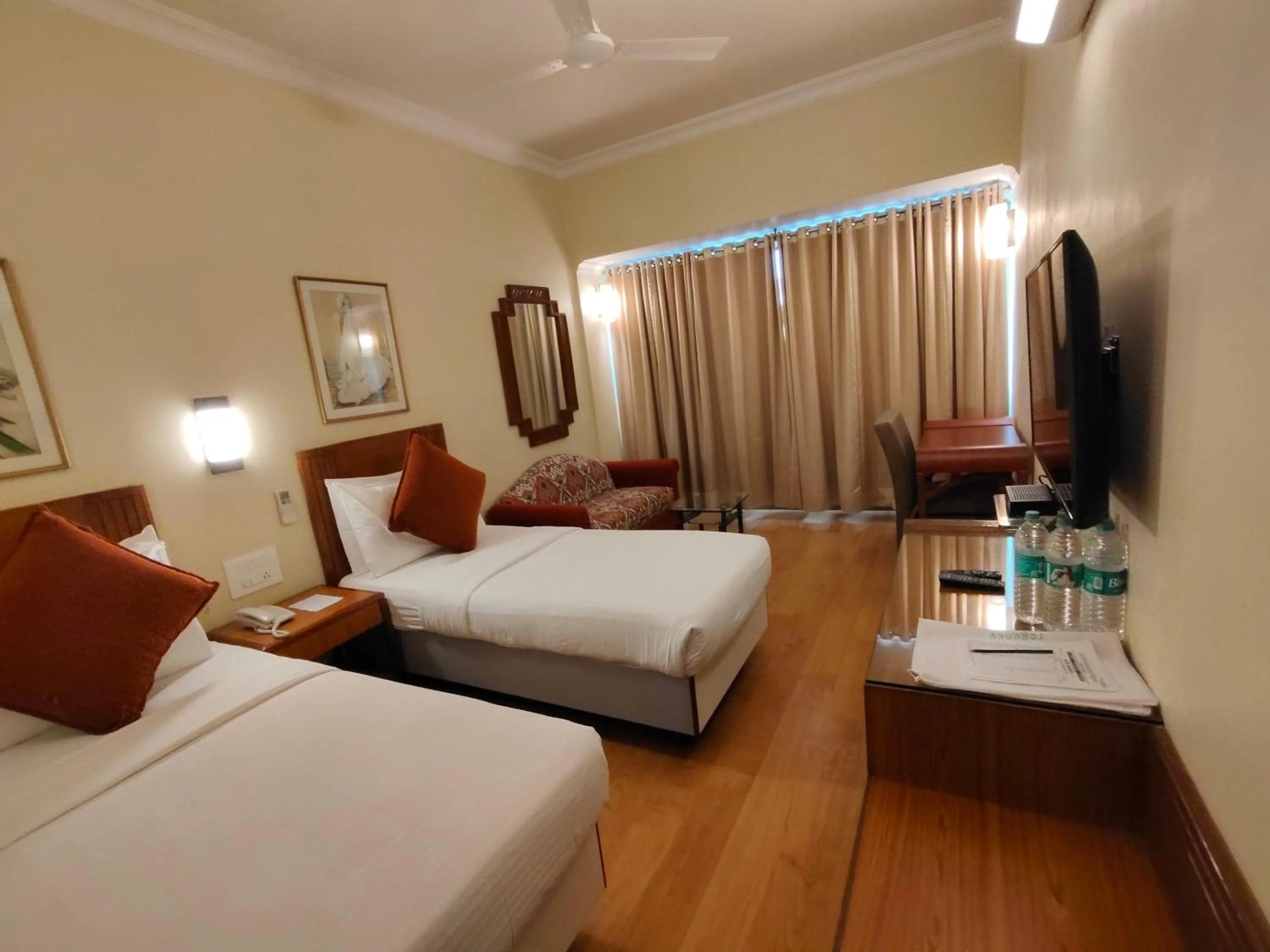 Bedroom, Bed in Regency Hotel