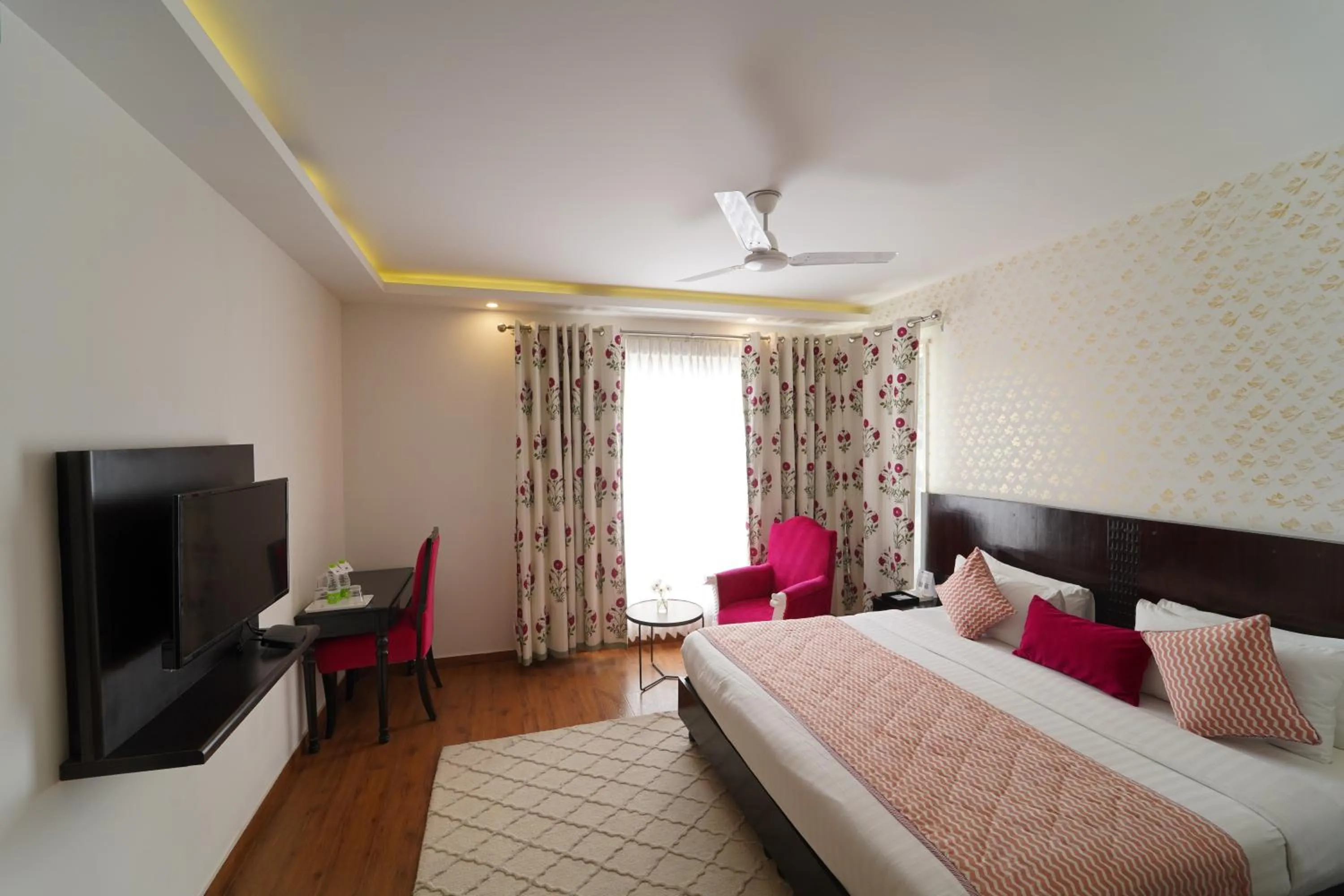 Photo of the whole room, Bed in Rockland Hotel, C.R Park