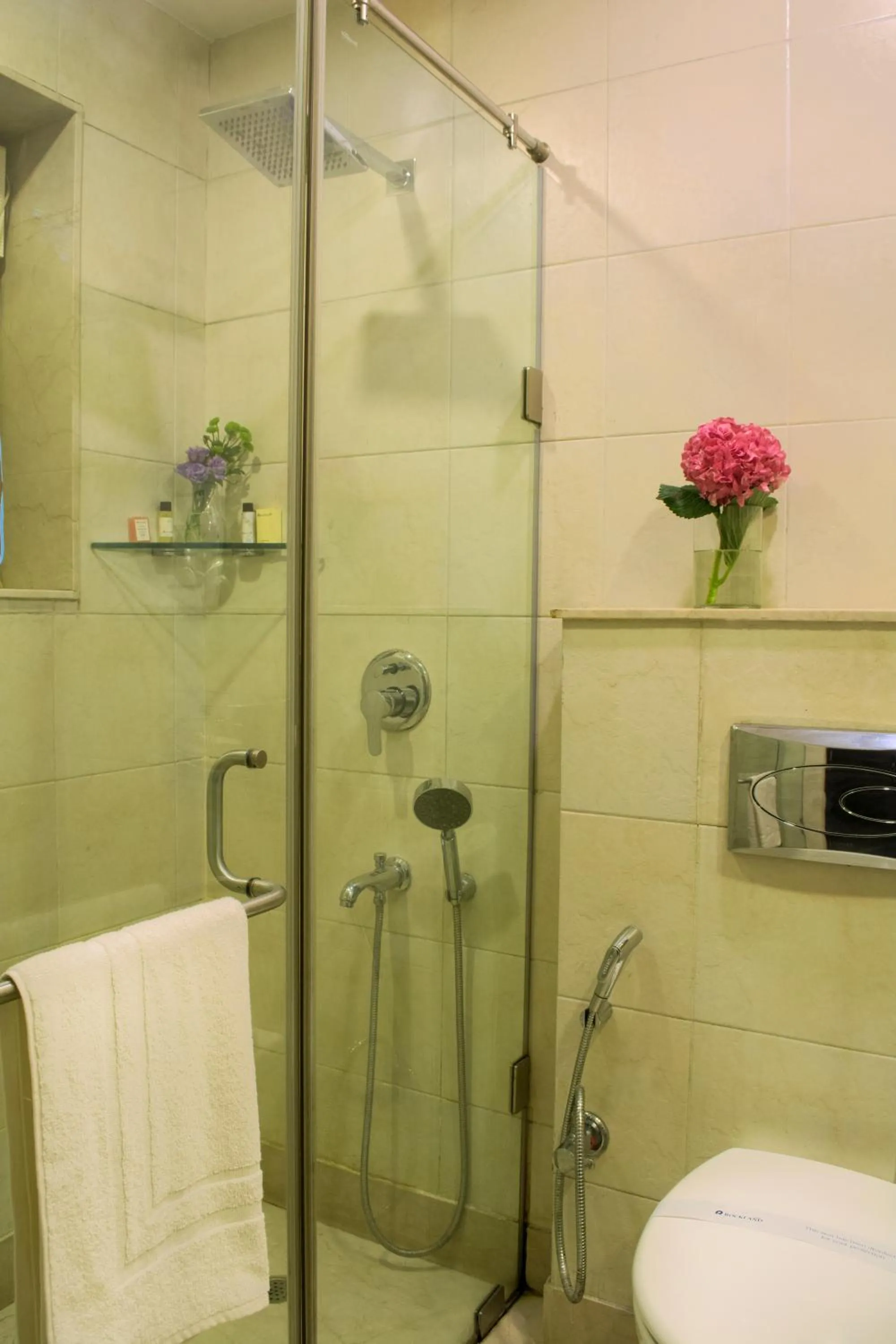 Bathroom in Rockland Hotel, C.R Park